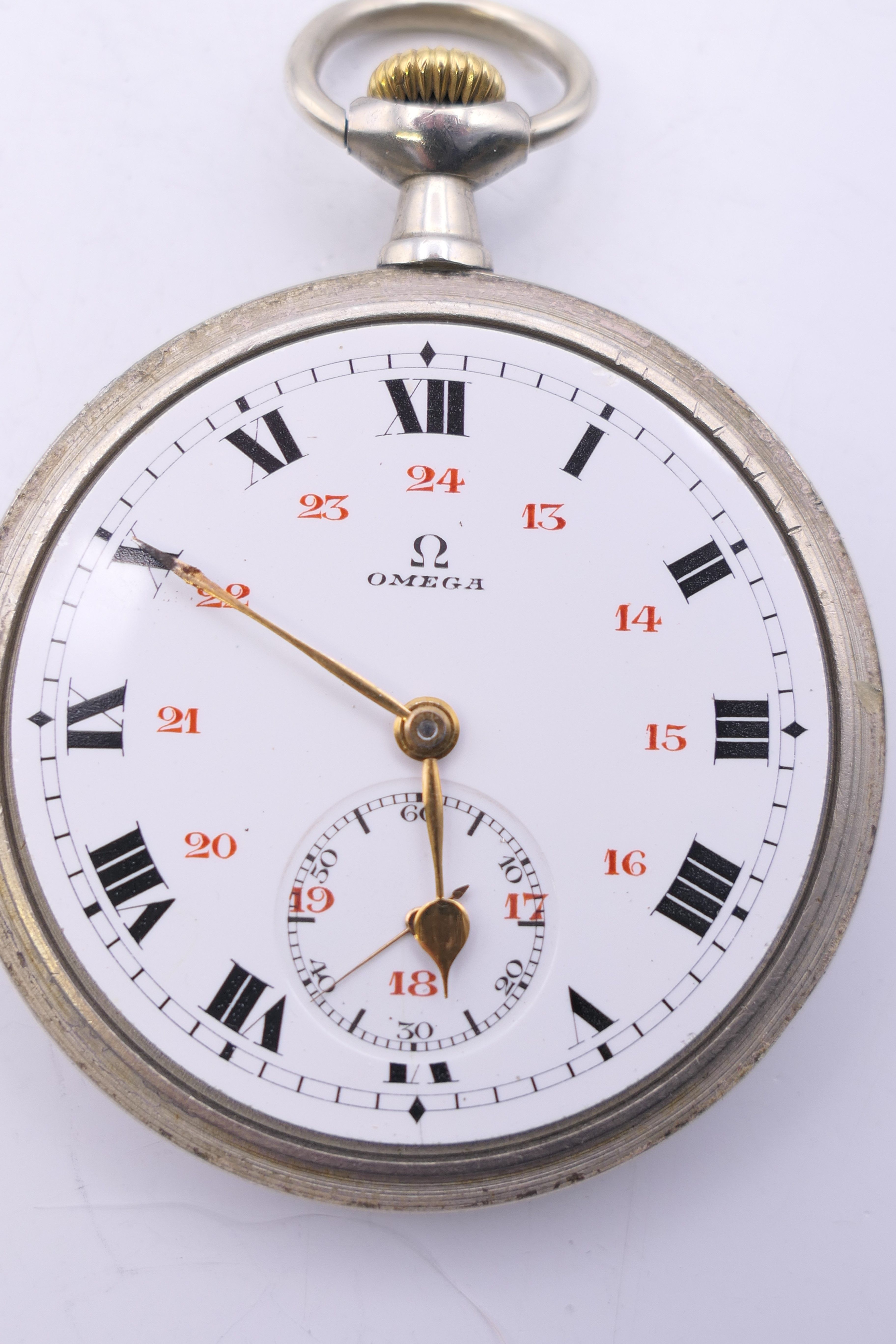 An Omega pocket watch, serial number 5455015. 4.5 cm diameter. - Image 3 of 7