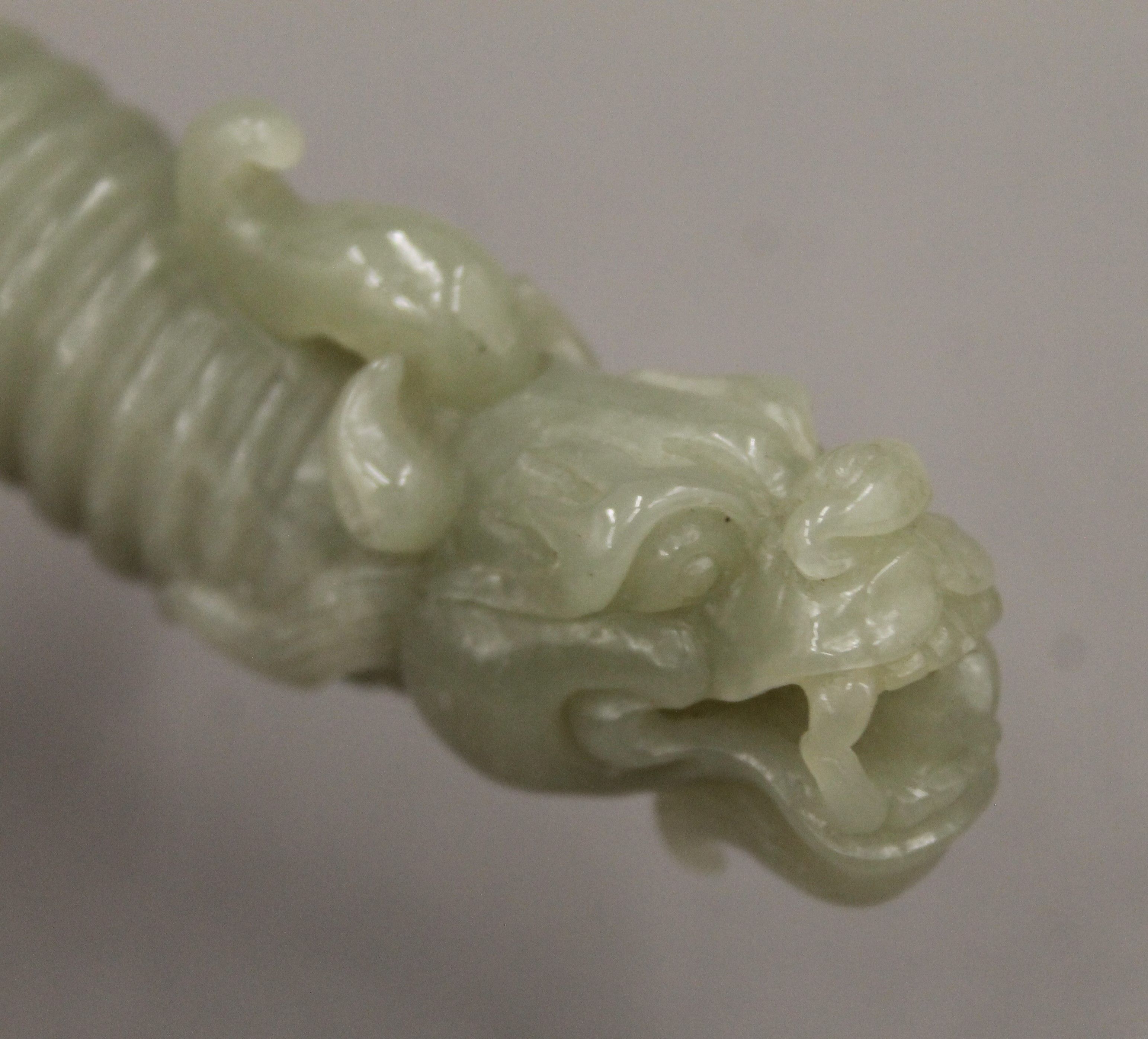 A jade model of a dragon. 15 cm long. - Image 3 of 3