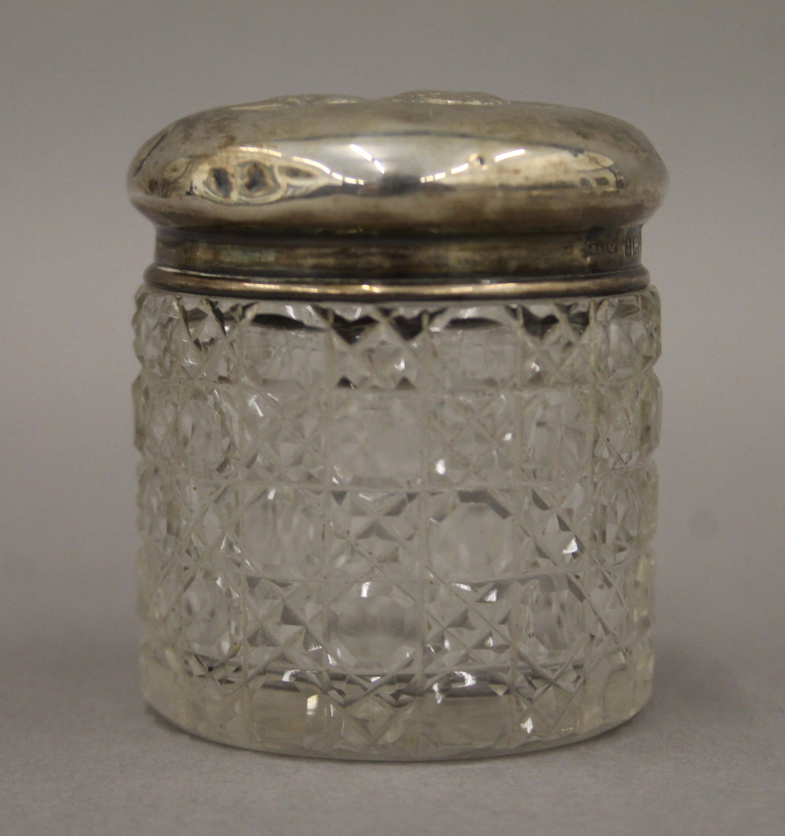 Five silver topped dressing table jars. The largest 9 cm long. - Image 5 of 19