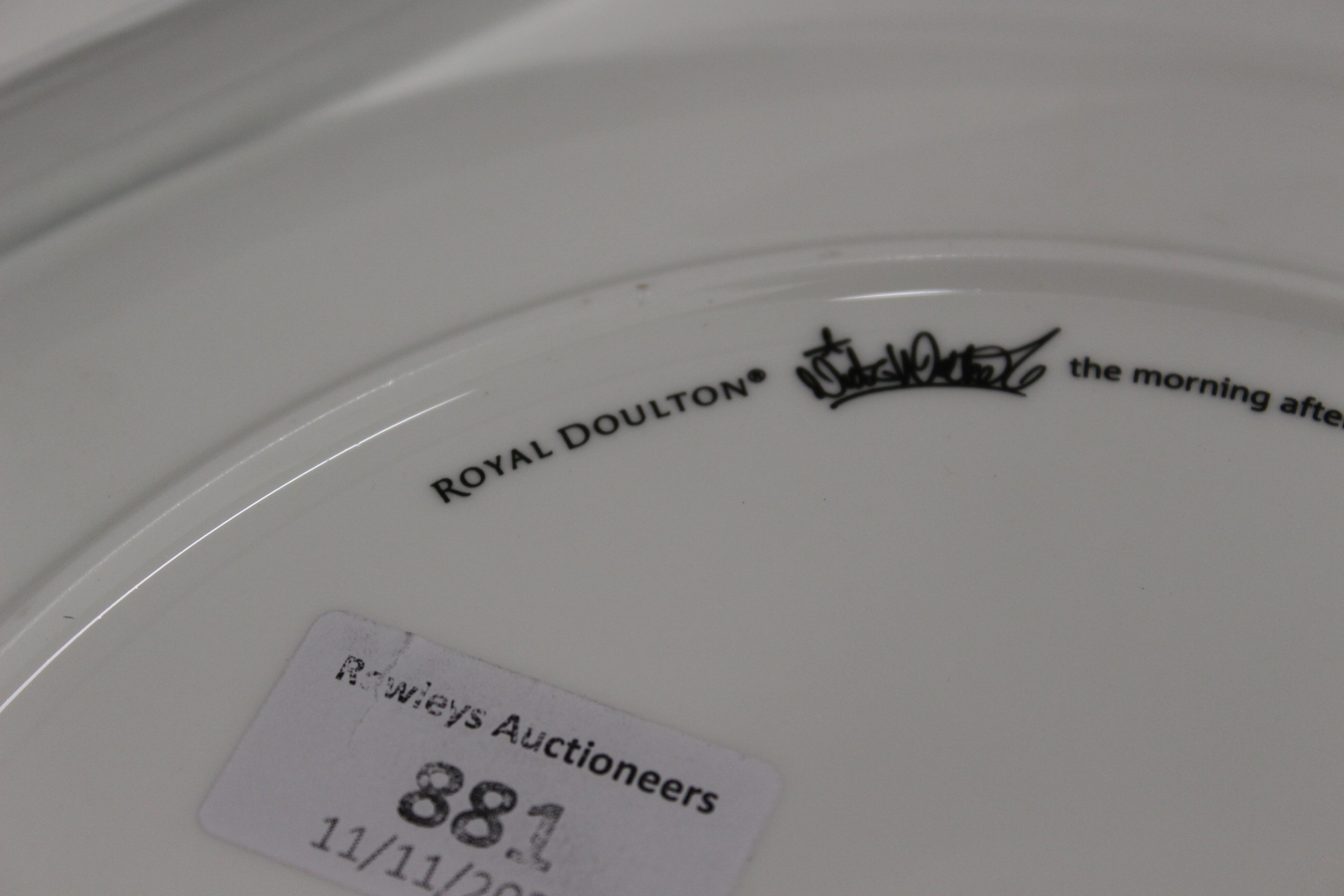 Two boxed limited edition Royal Doulton plates by Nick Walker: 'Mood Board', - Bild 6 aus 8