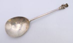 A silver seal top spoon. 18 cm long. 71.5 grammes.