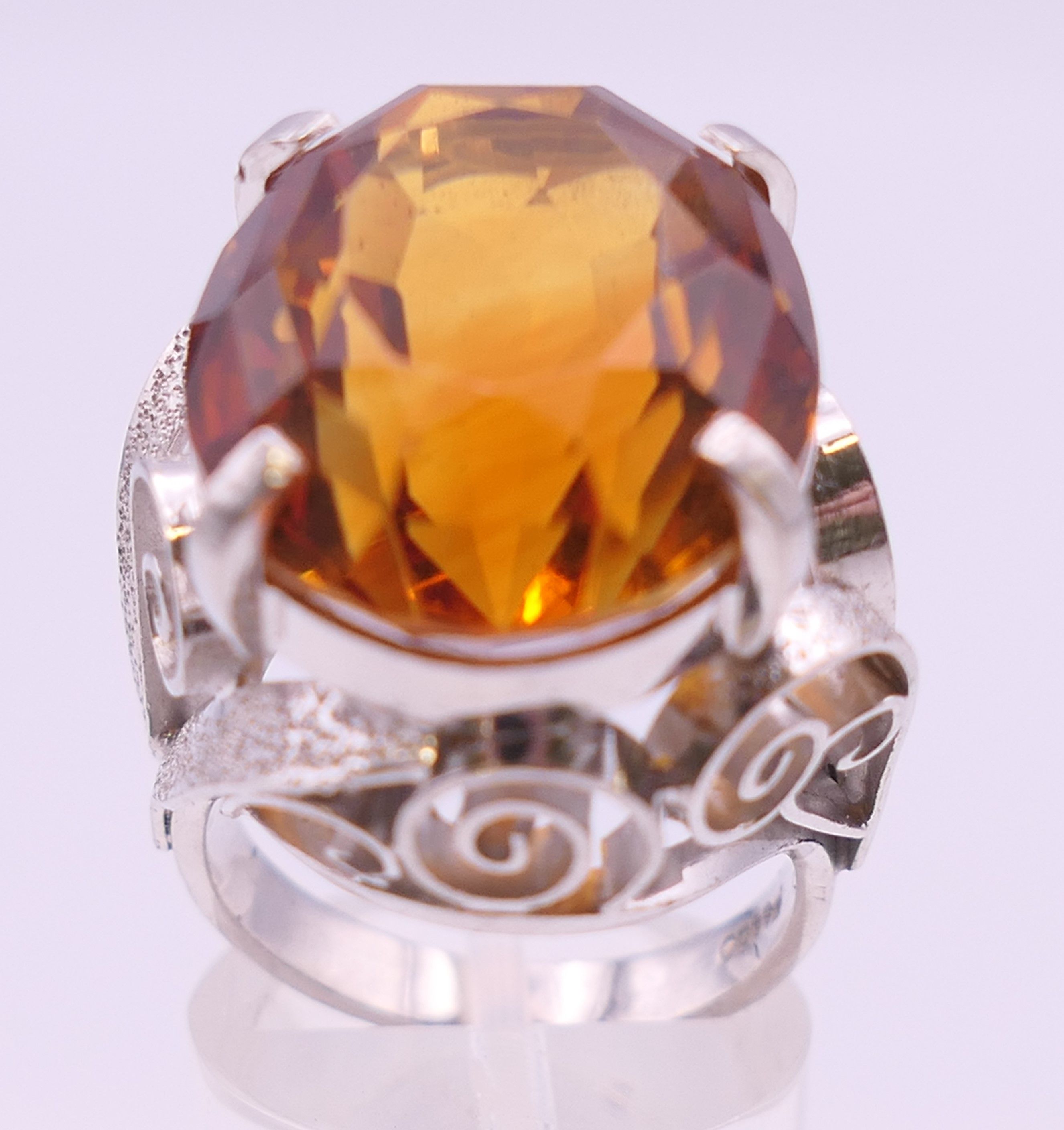 A platinum Madeira citrine ring. Citrine 2.5 cm x 1.5 cm. Ring size N/O. 20.8 grammes total weight. - Image 2 of 8