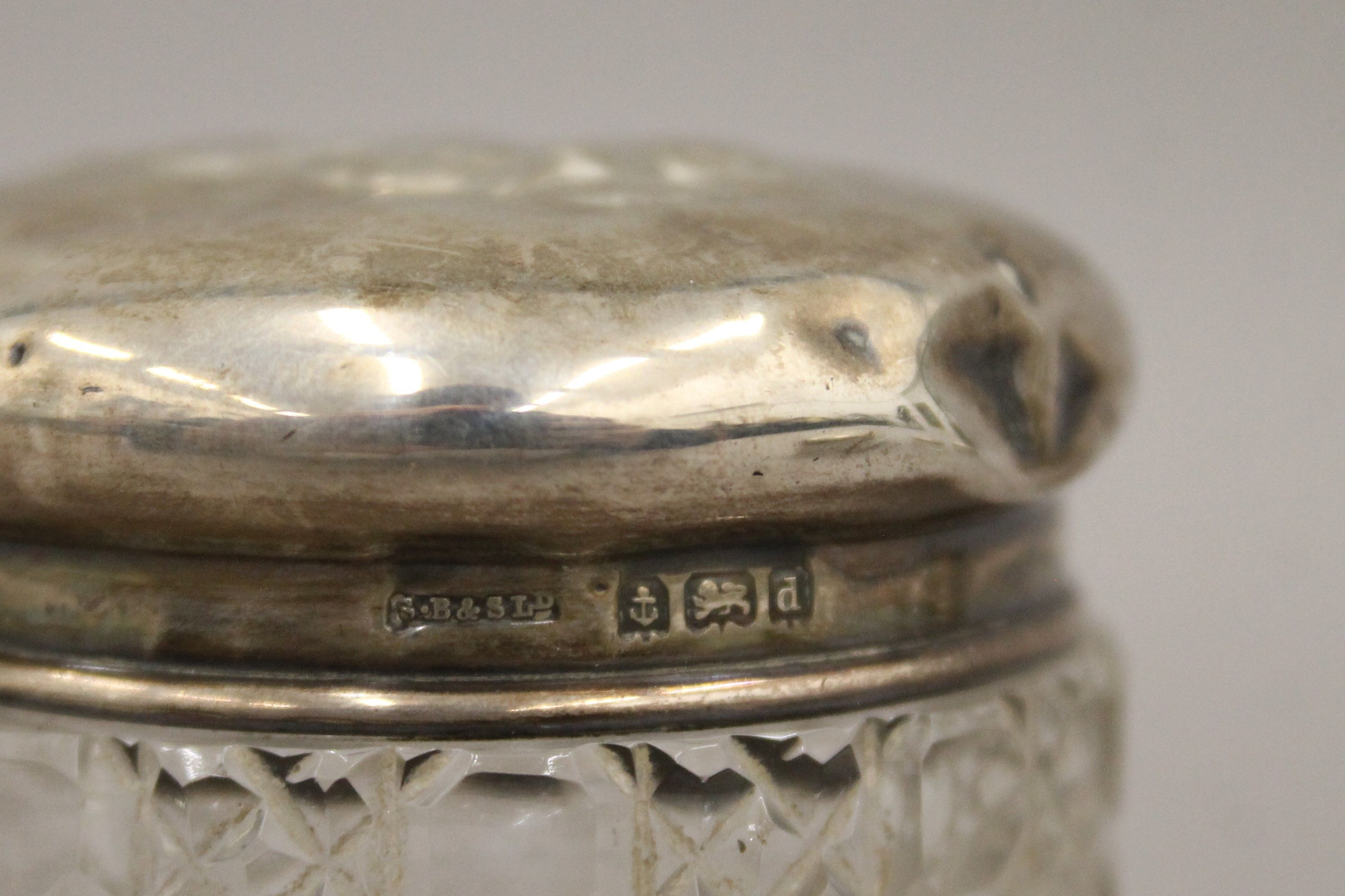 Five silver topped dressing table jars. The largest 9 cm long. - Image 7 of 19