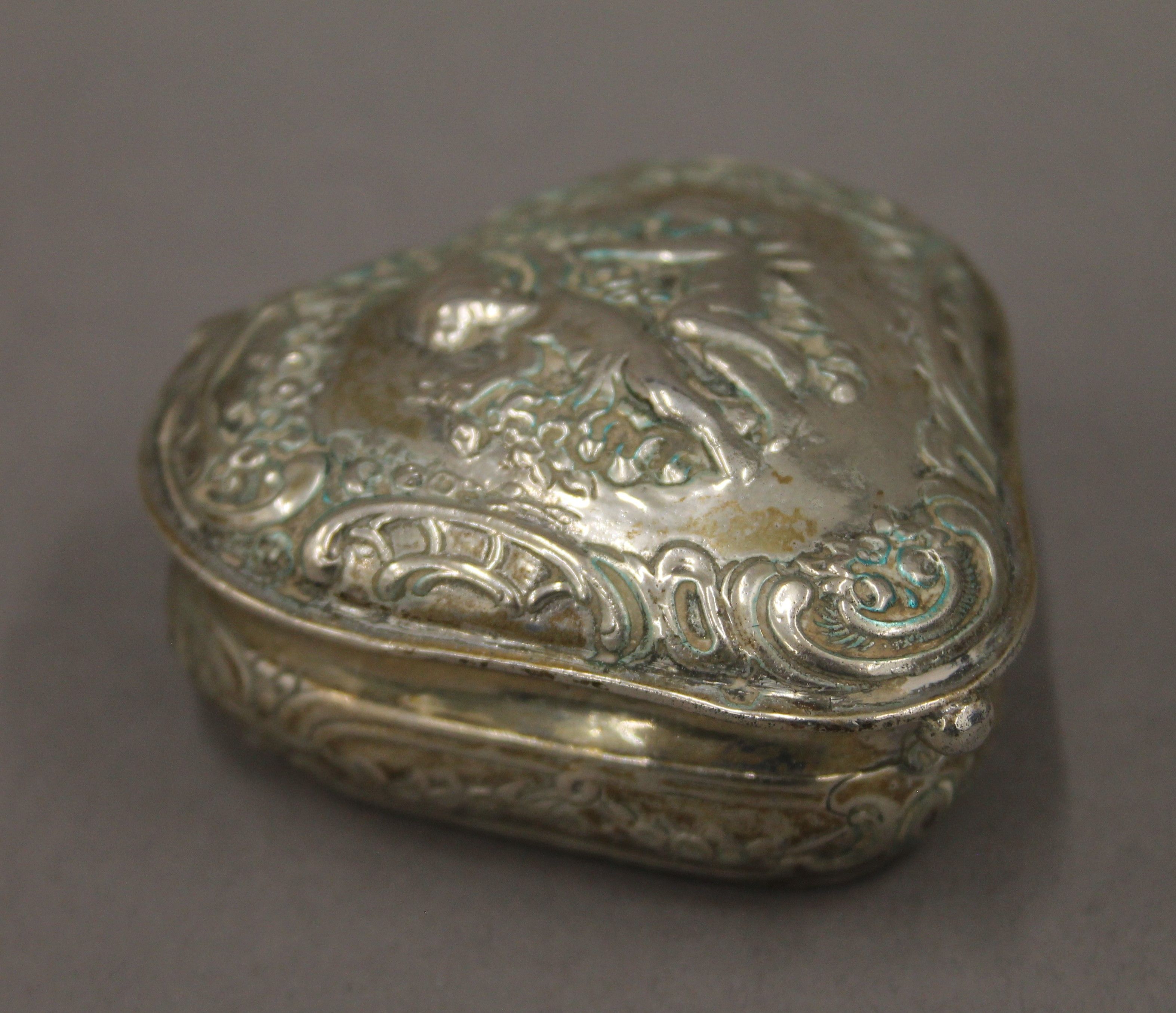 A Dutch silver heart shaped box, a small silver tray and a silver spoon. The former 6.5 cm wide. - Image 12 of 16