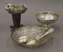 A small quantity of silver items, including a pierced dish, a footed bon-bon dish, etc.