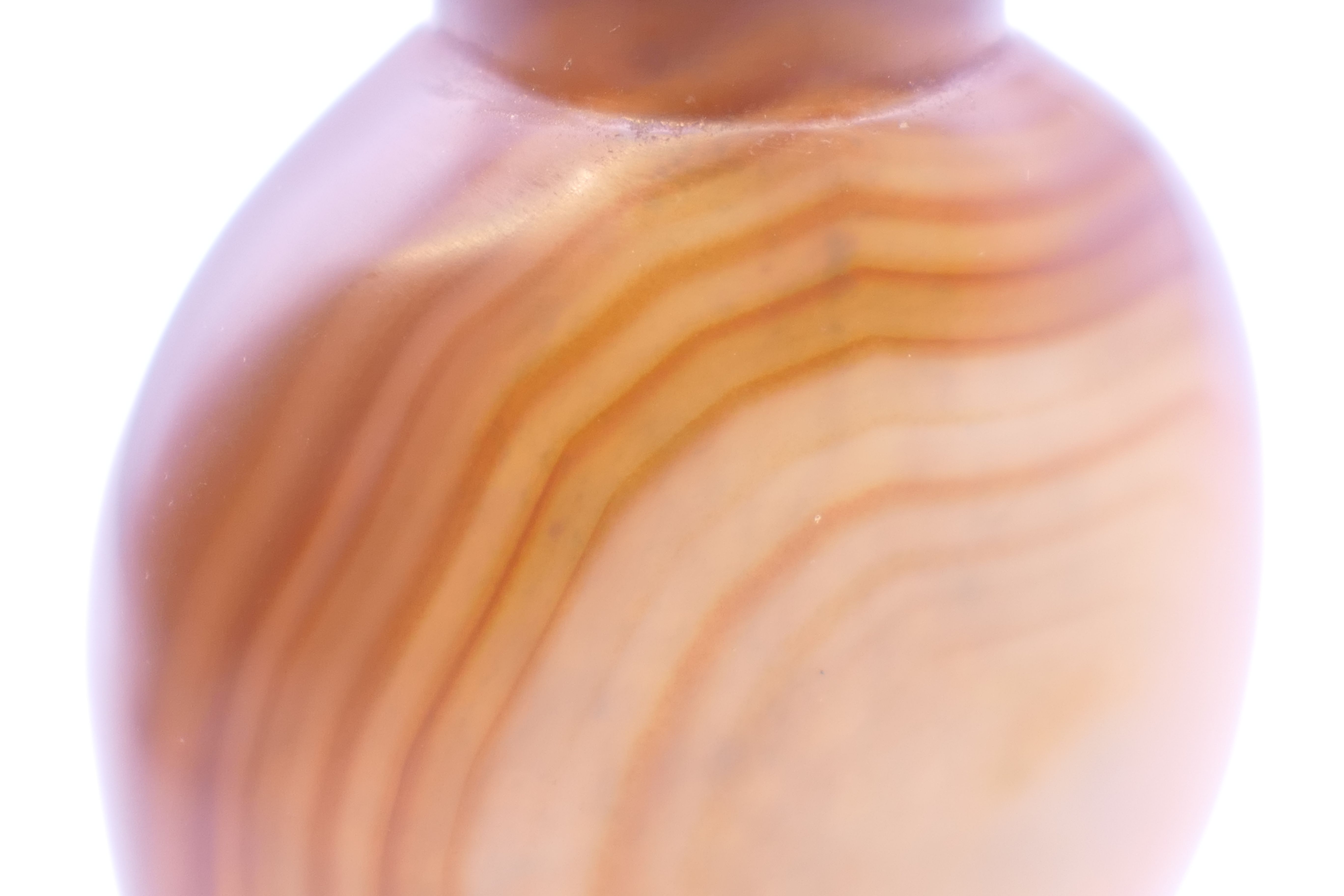 A large Chinese brown agate snuff bottle, with yellow stopper. 7.5 cm high. - Image 8 of 8