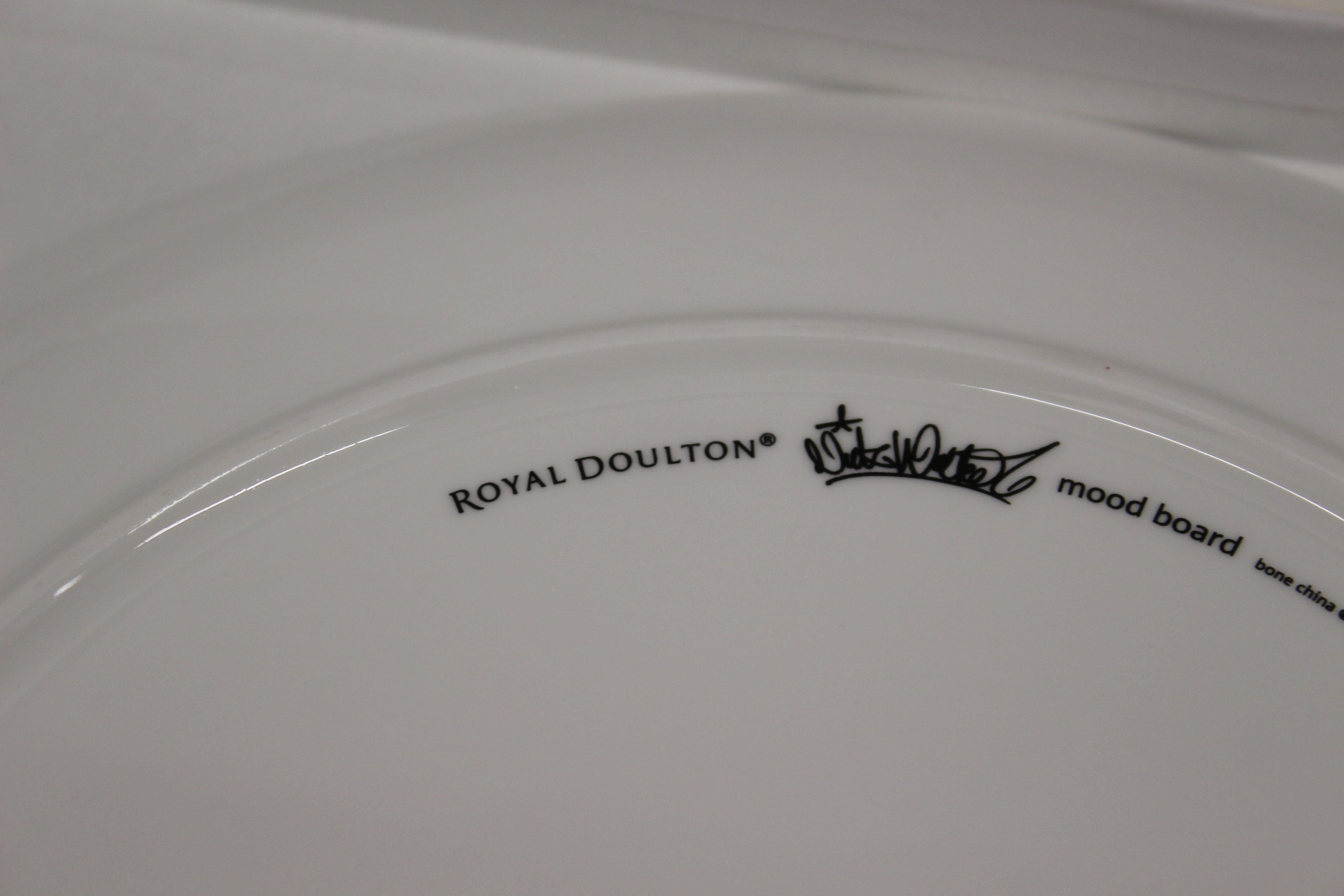 Two boxed limited edition Royal Doulton plates by Nick Walker: 'Mood Board', - Bild 5 aus 8