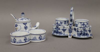 Two German Tattau blue and white porcelain cruets. The largest 10 cm high.