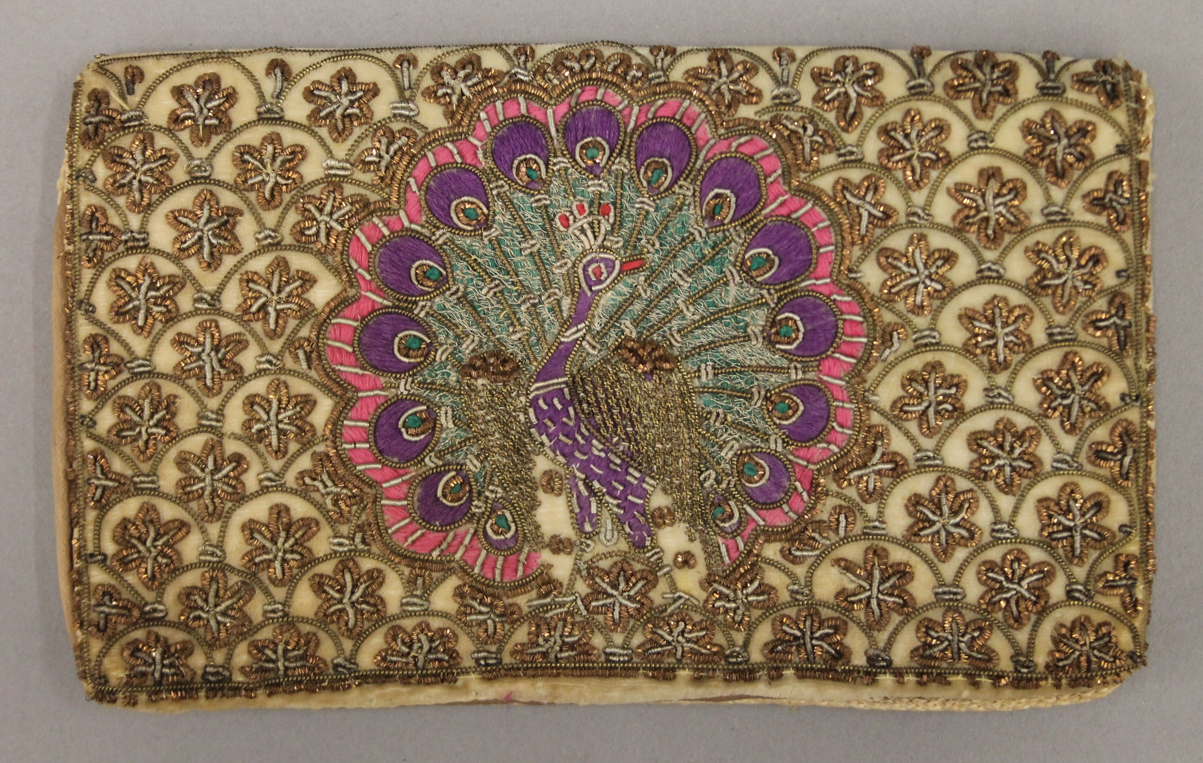 An Indian embroidered purse and a cased pair of binoculars. The former 20 cm wide. - Image 7 of 7