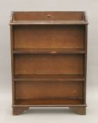 An early 20th century oak bookcase. 74 cm wide.