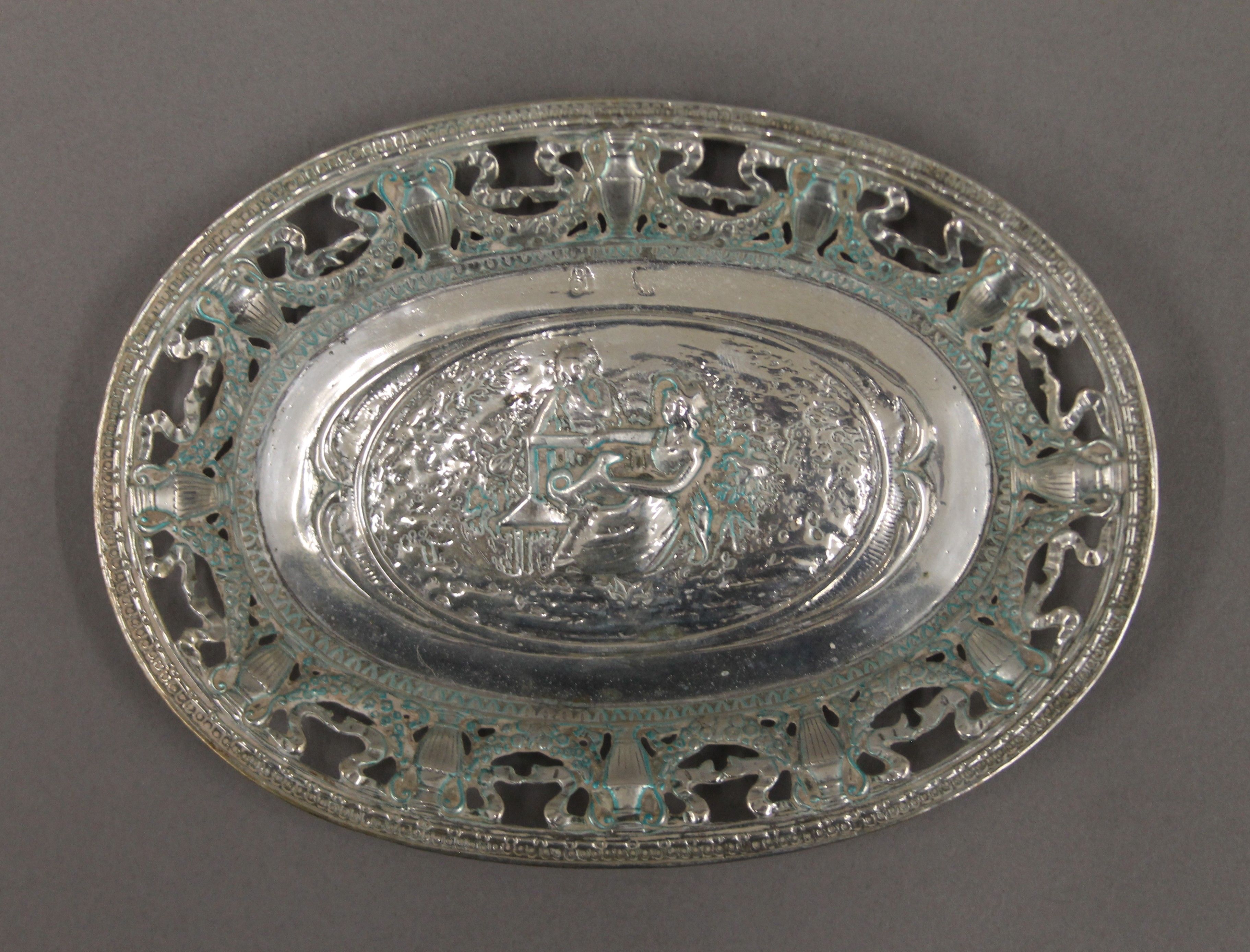 A Dutch silver heart shaped box, a small silver tray and a silver spoon. The former 6.5 cm wide. - Image 8 of 16