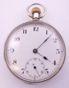 A 925 silver pocket watch, serial number 787086. 4.25 cm diameter.