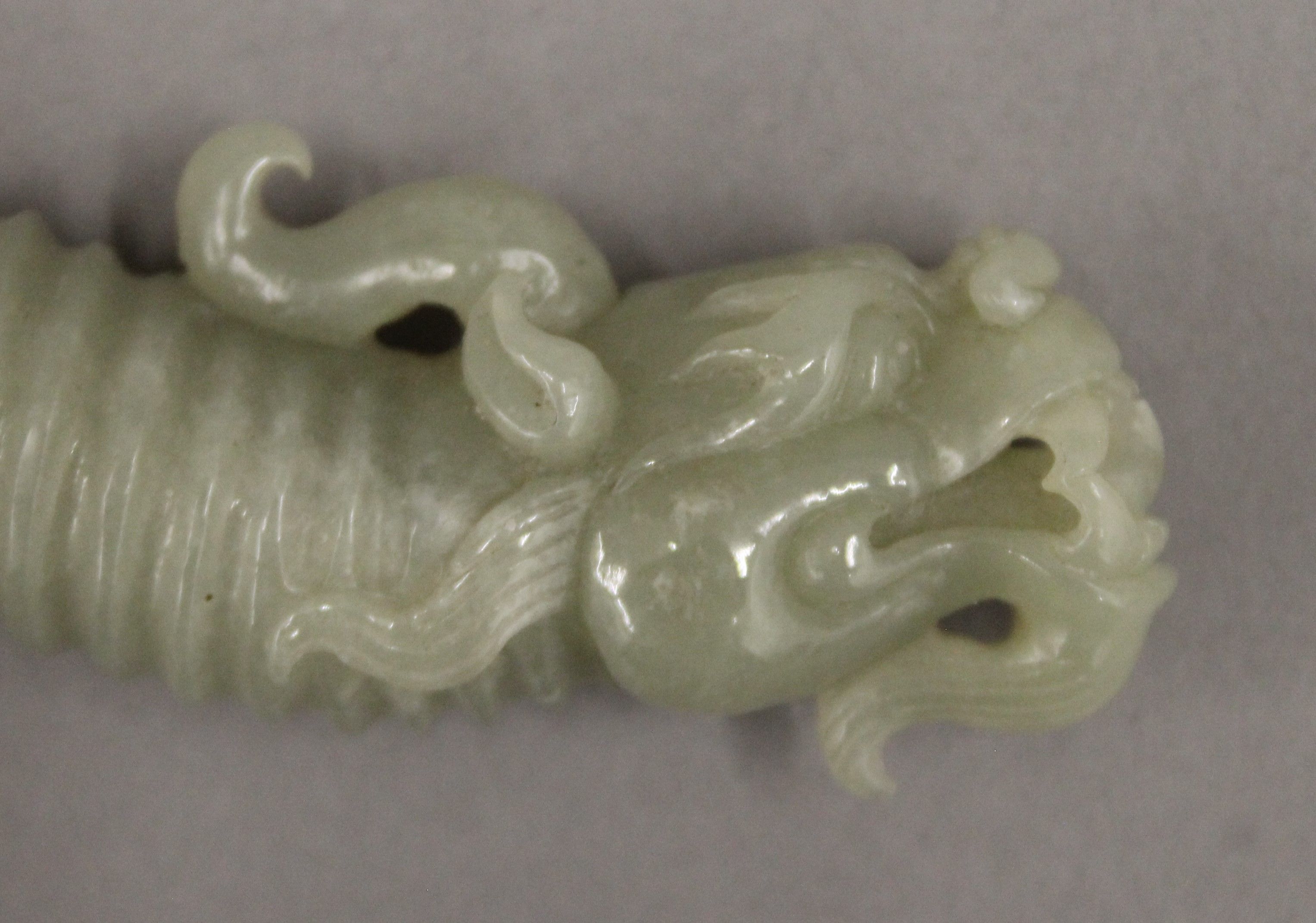 A jade model of a dragon. 15 cm long. - Image 2 of 3