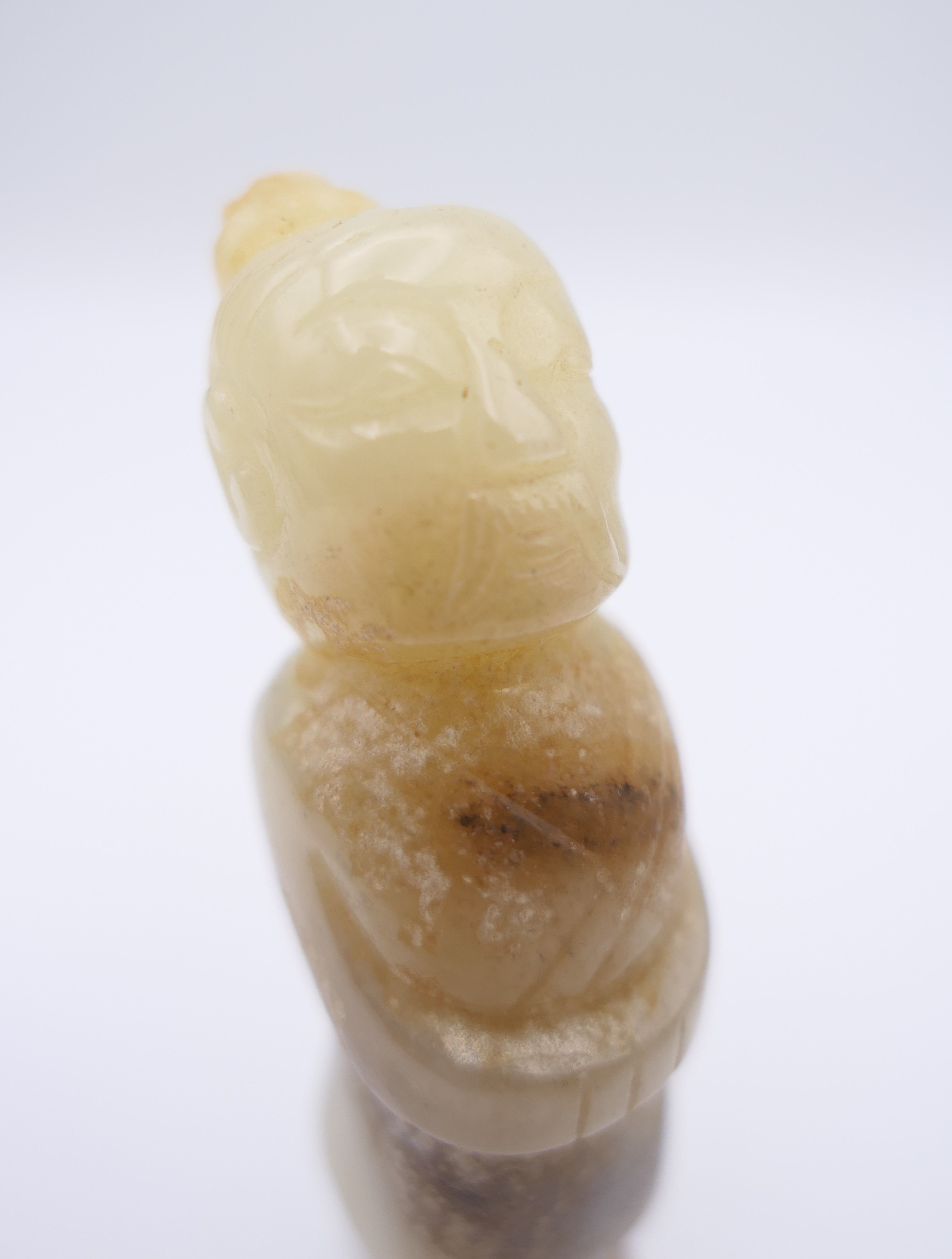 A Chinese jade standing male figure, hands clasped at waist, Han Dynasty. 7 cm high. - Image 6 of 7