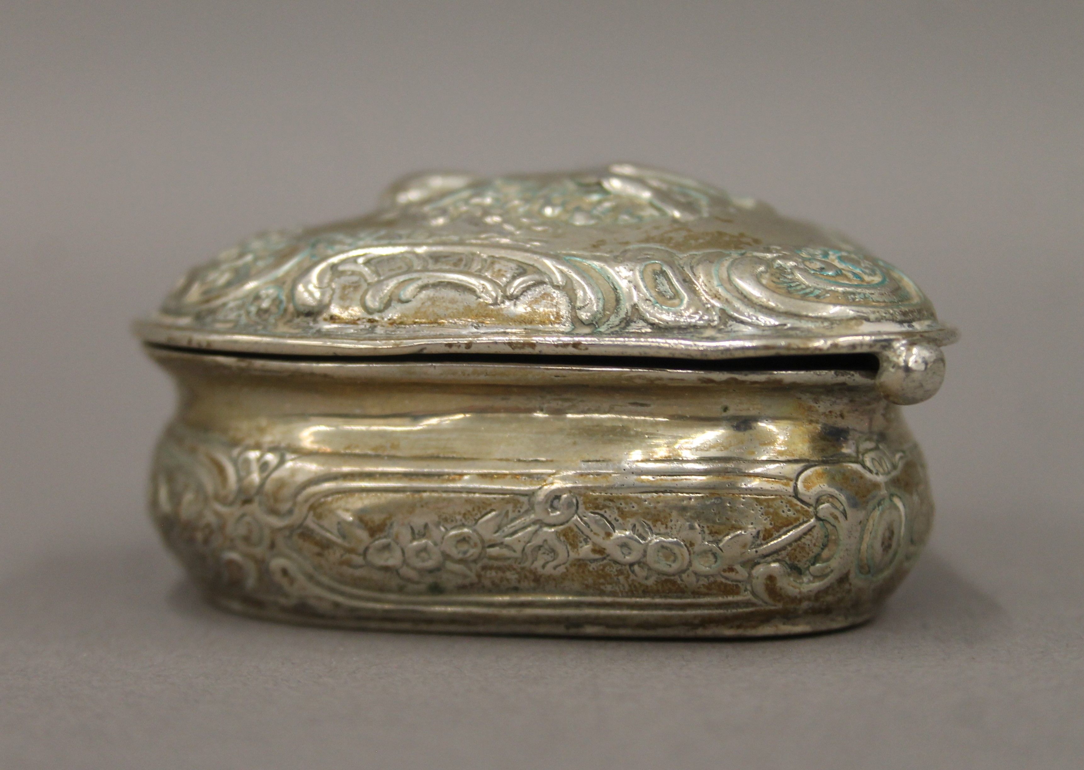 A Dutch silver heart shaped box, a small silver tray and a silver spoon. The former 6.5 cm wide. - Image 14 of 16