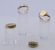An 18 ct gold diamond gypsy set ring (2.