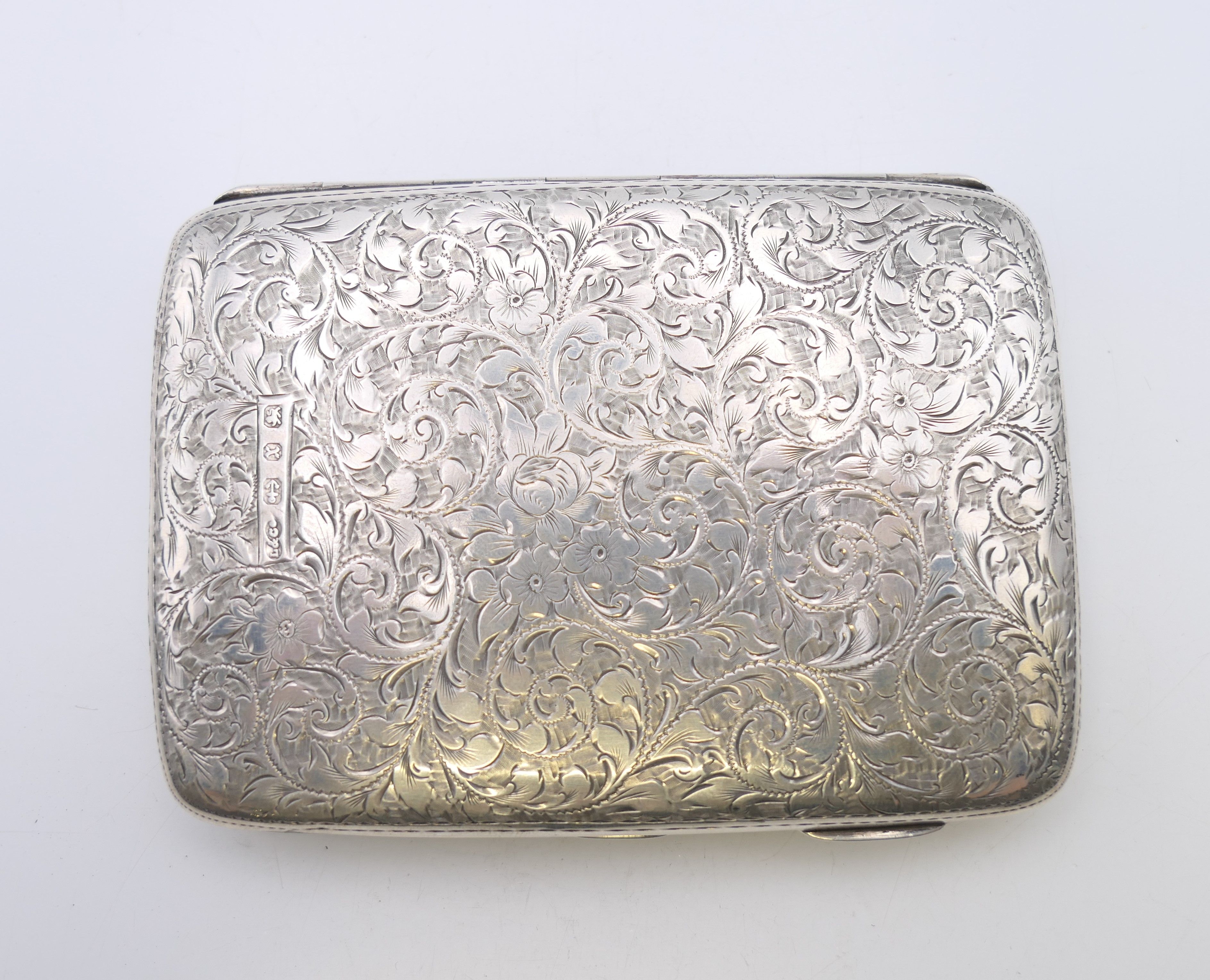 A silver card case, hallmarked for Birmingham 1899, maker's mark of L & Co. 10.5 cm x 7.5 cm. 107. - Bild 5 aus 7