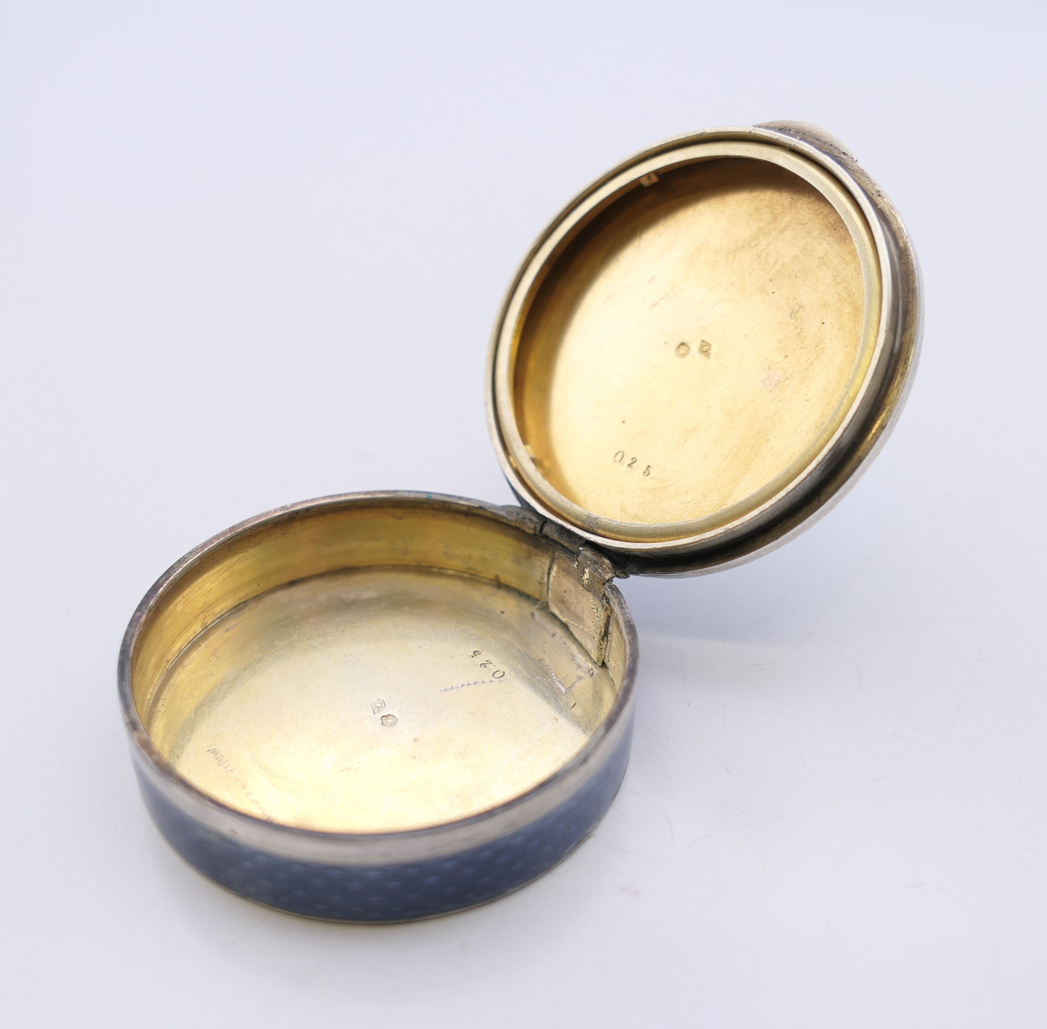 A late 19th/early 20th century French silver and enamel pill box, - Image 4 of 9