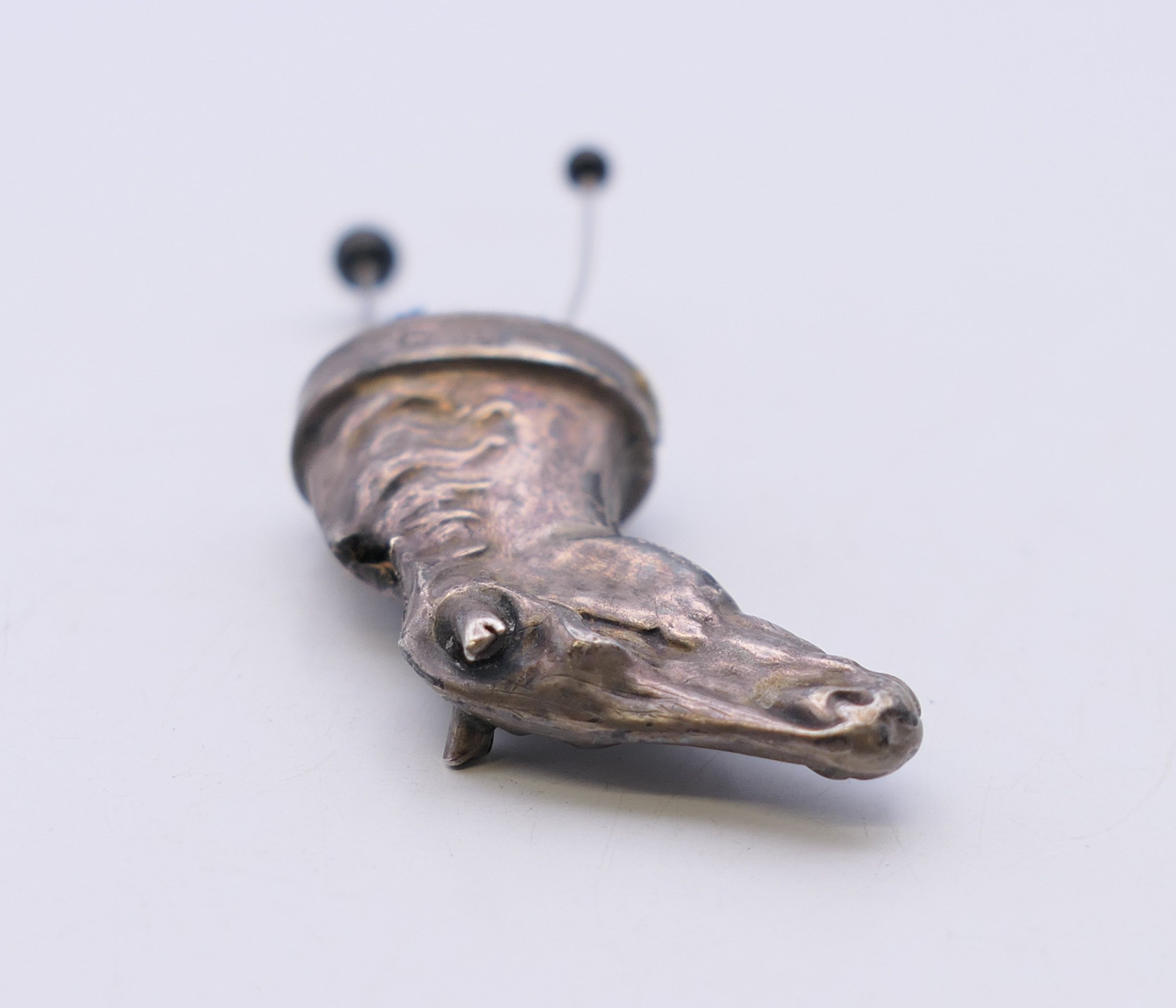 A silver horse's head form pin cushion. 3 cm wide. - Image 7 of 8