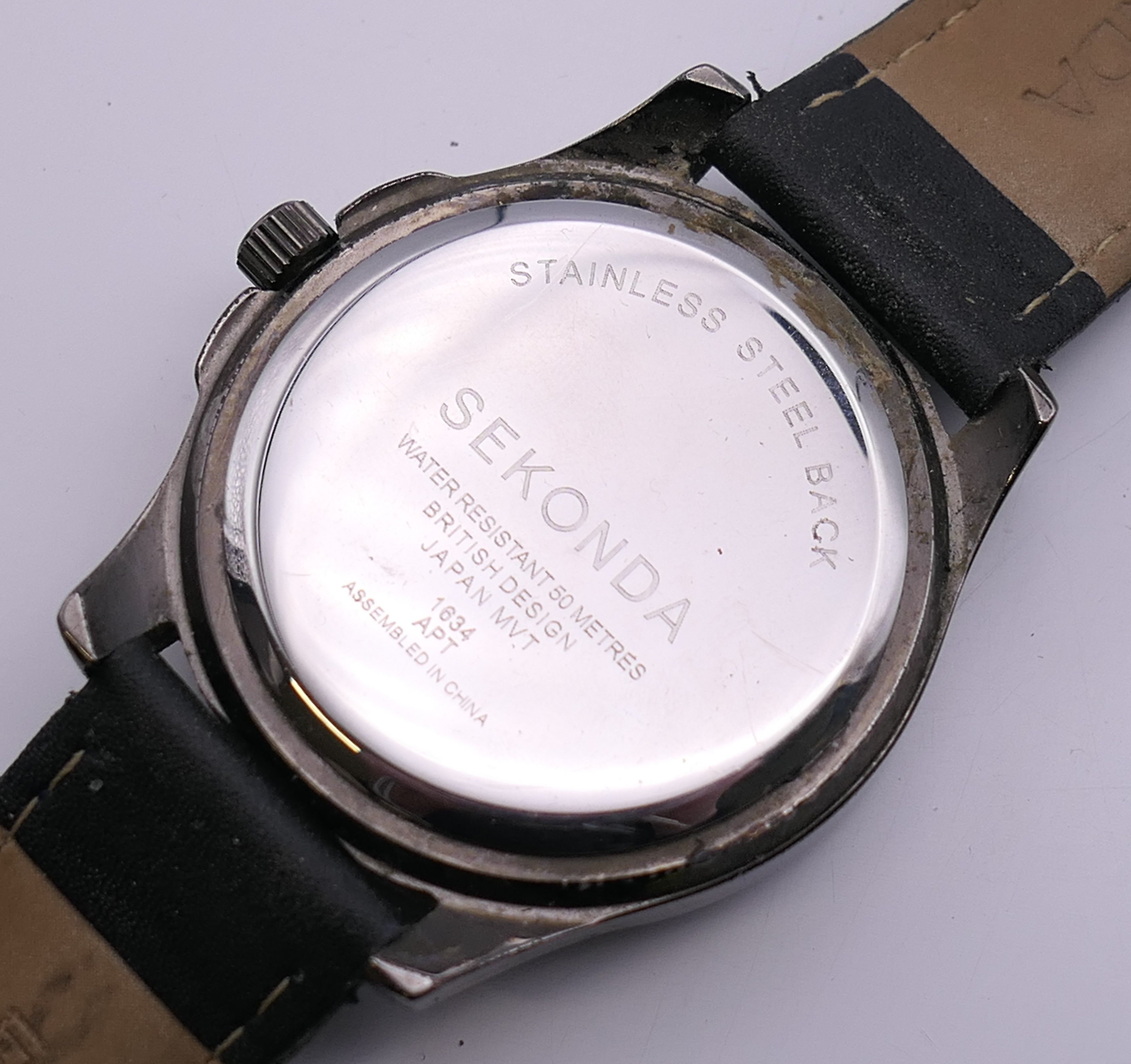 A quantity of various wristwatch, including Guess, Sekonda, Accurist, Citizen and Timex. - Image 9 of 23