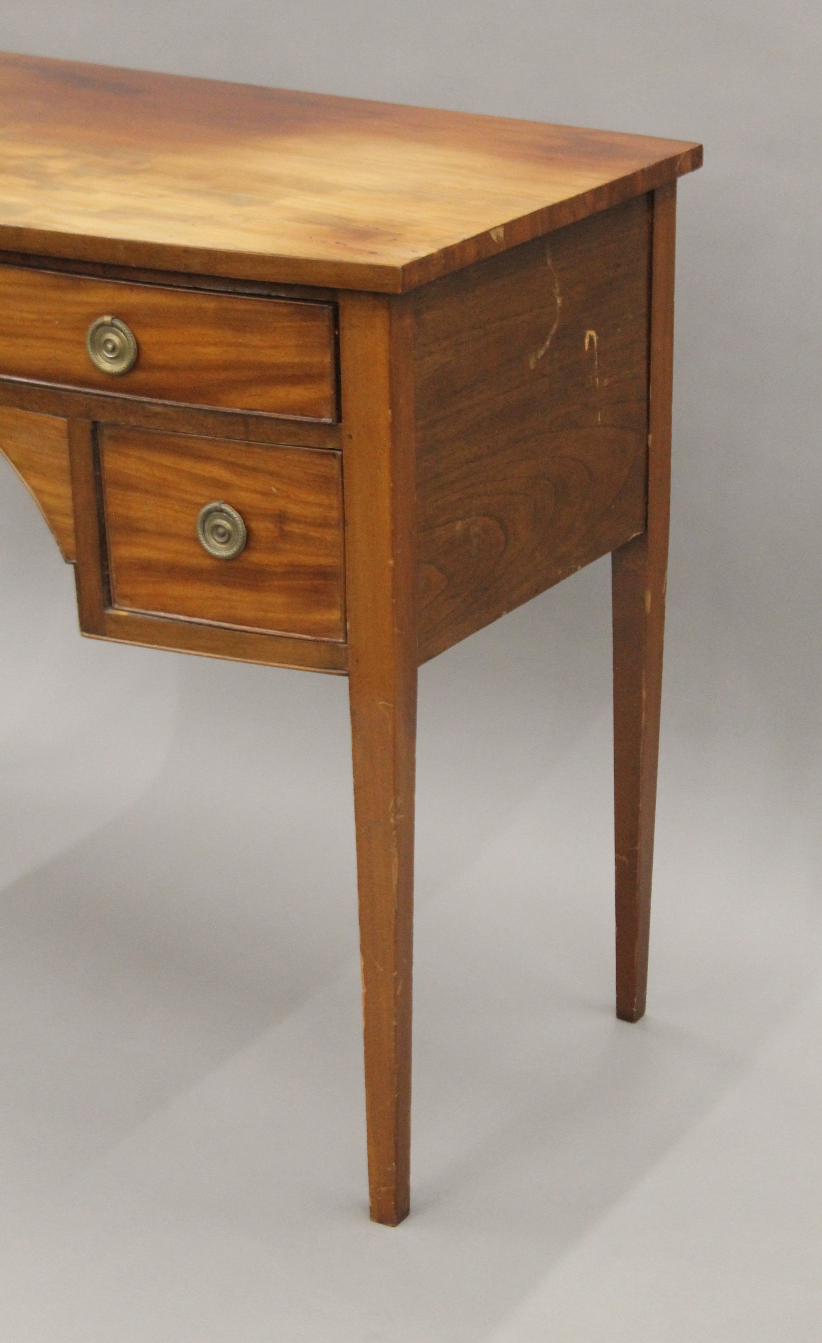 A 19th century mahogany bow front side table. 100 cm wide. - Image 2 of 7