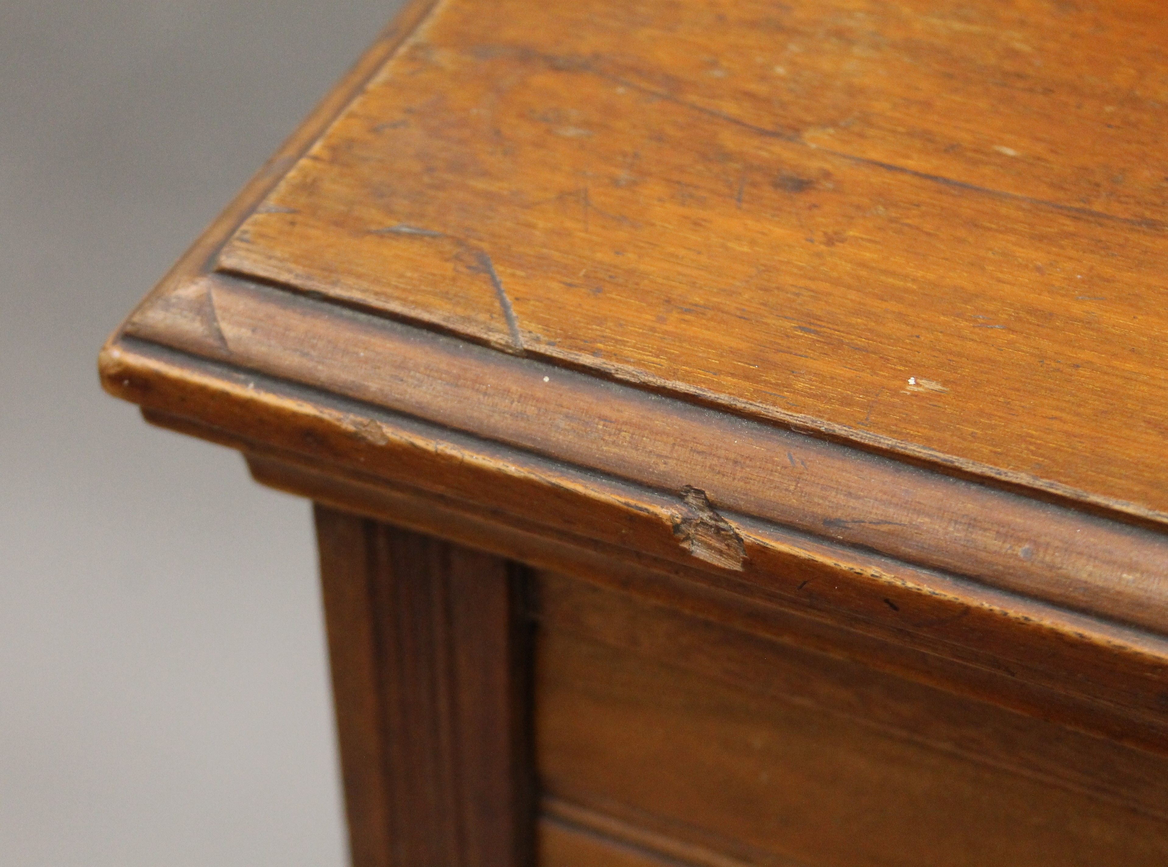 A Victorian walnut chest of drawers. 104.5 cm wide. - Image 4 of 8