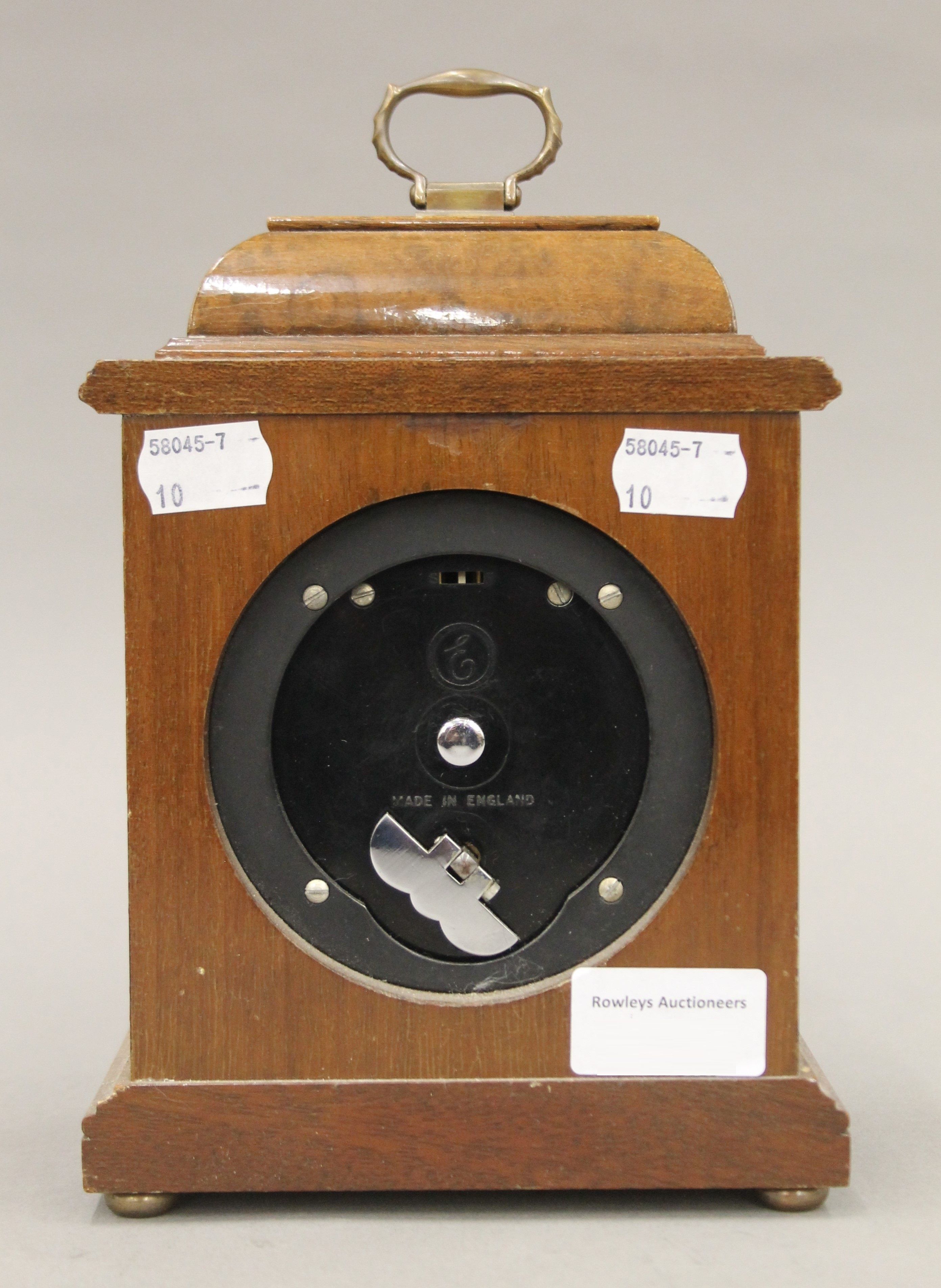 An Elliott 'Reid' mantle clock. 22 cm high. - Bild 4 aus 4
