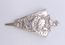 A Continental 800 silver snuff box formed as a set of bellows. 8 cm x 4.5 cm. 27.5 grammes.