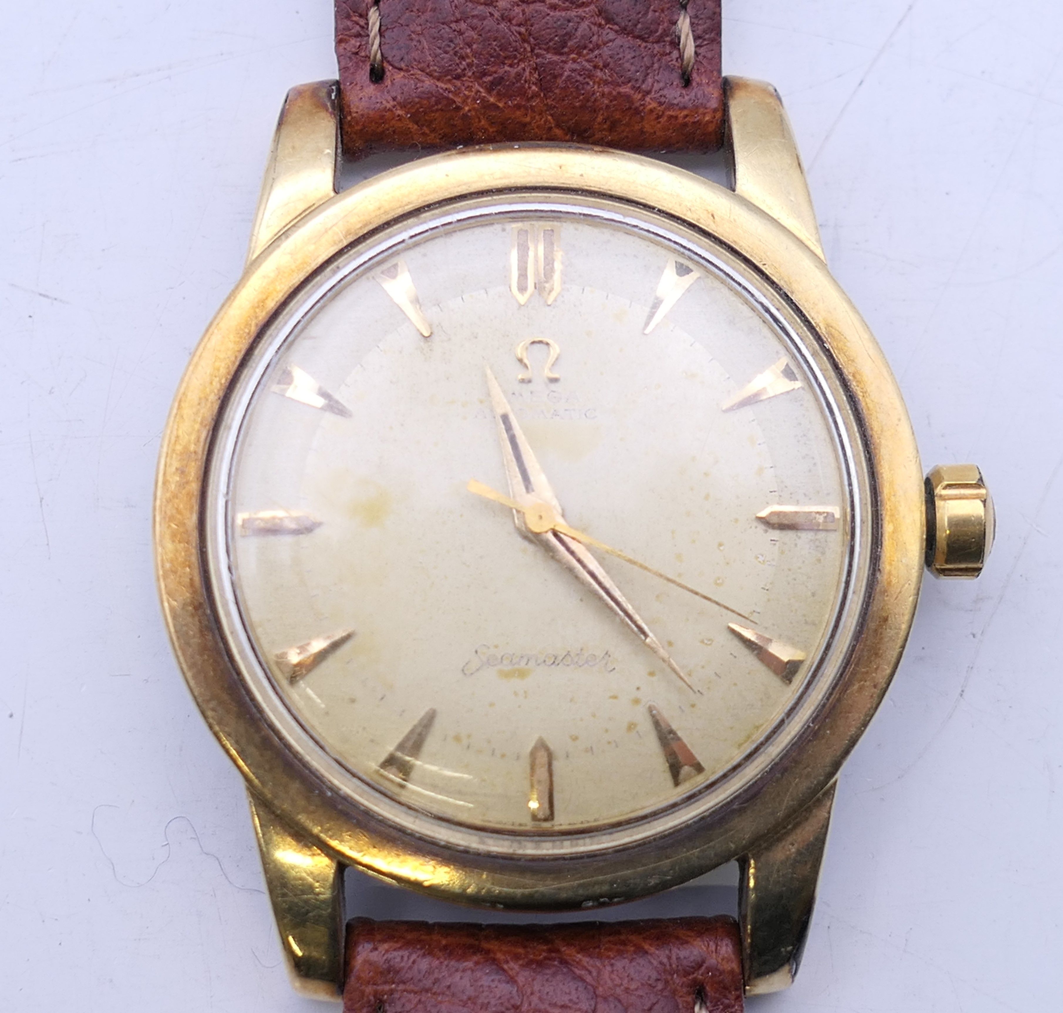 A boxed gentleman's Omega Seamaster wristwatch. 3.5 cm wide.