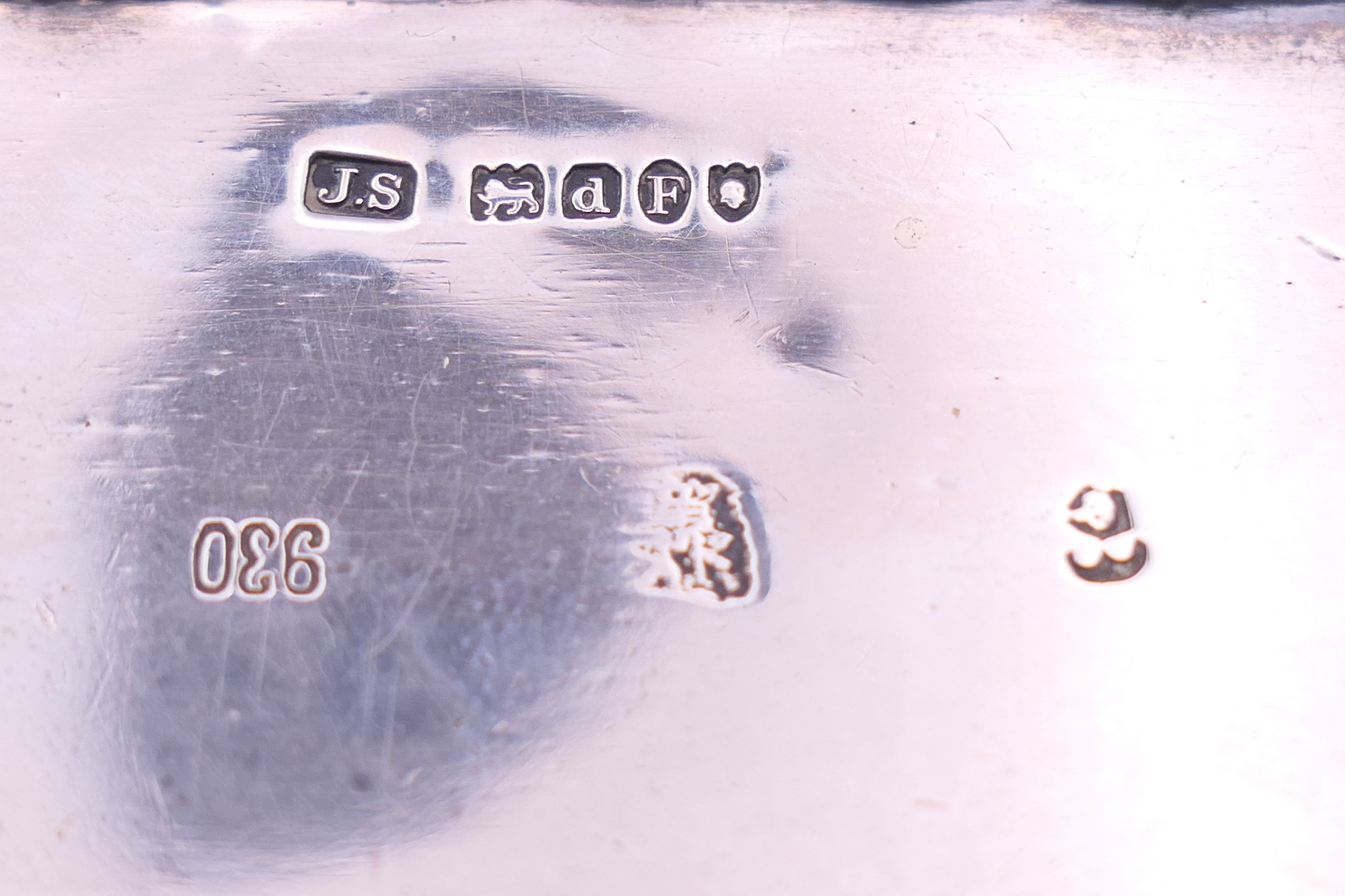 An embossed silver trinket box formed as a table, import marks for London 1899. - Image 11 of 11