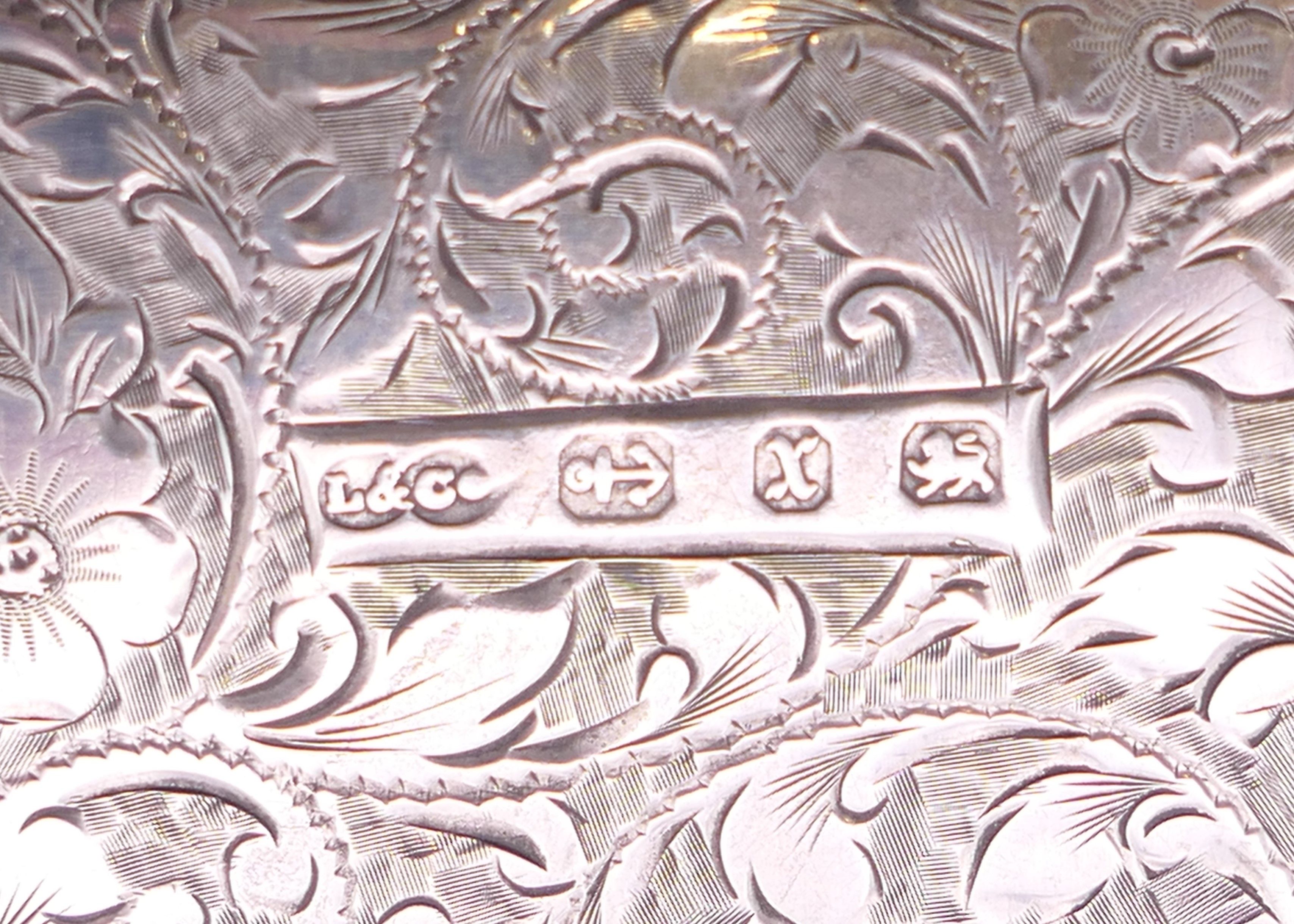 A silver card case, hallmarked for Birmingham 1899, maker's mark of L & Co. 10.5 cm x 7.5 cm. 107. - Bild 6 aus 7