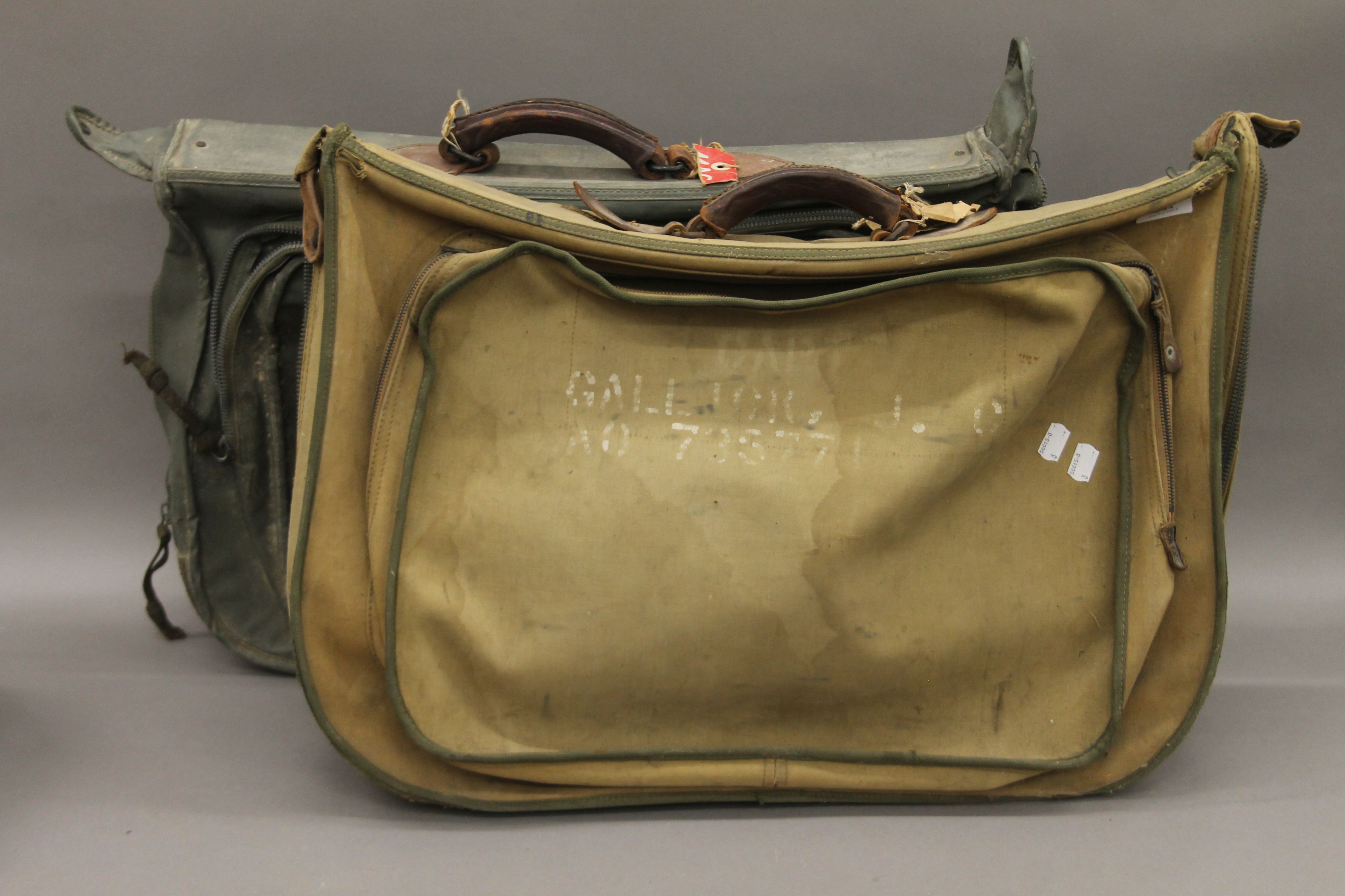 Two vintage USAF flight bags and a flight suit. The former each approximately 65 cm wide. - Image 3 of 5