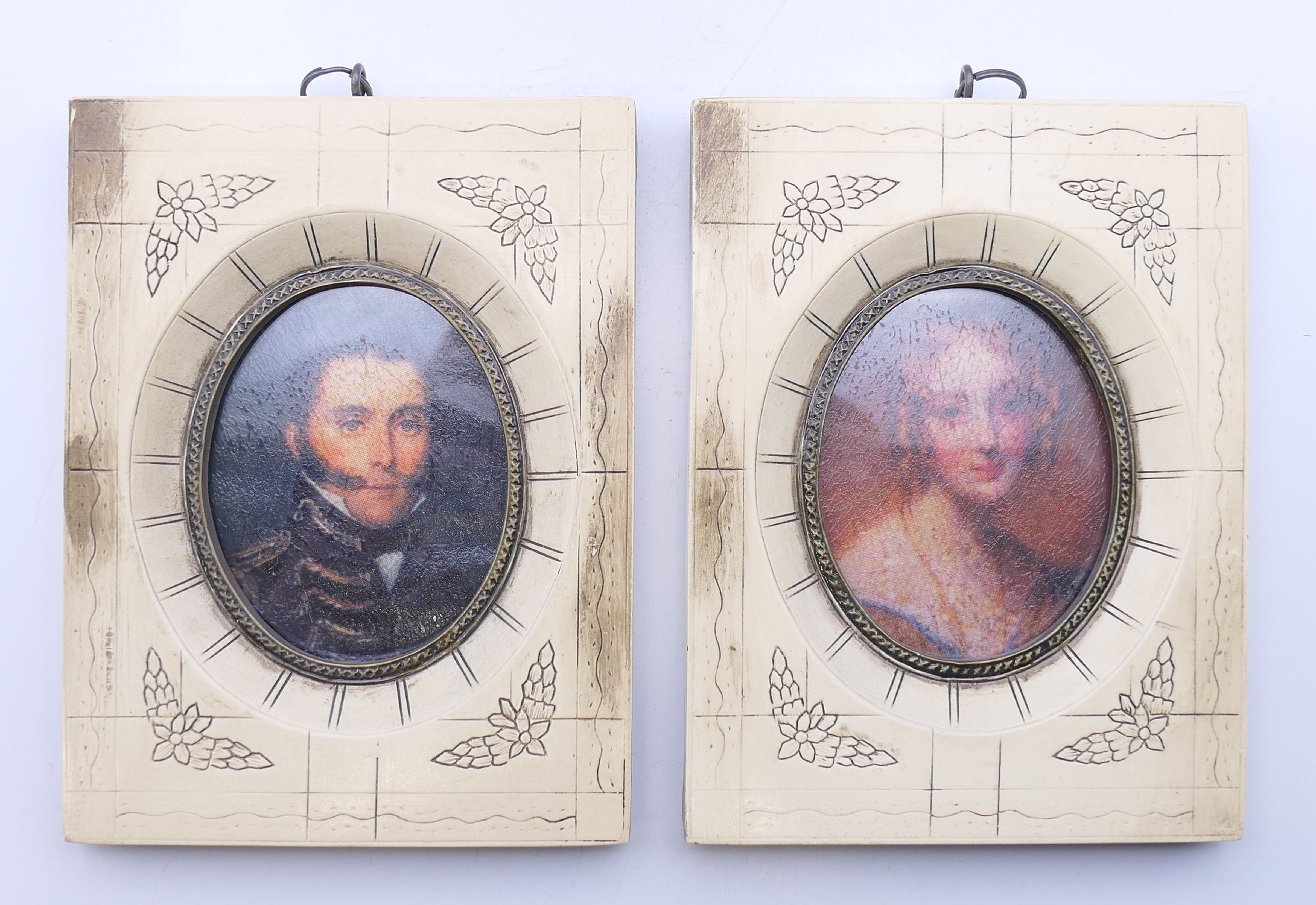 A pair of miniatures. Frames 13 cm x 10 cm.