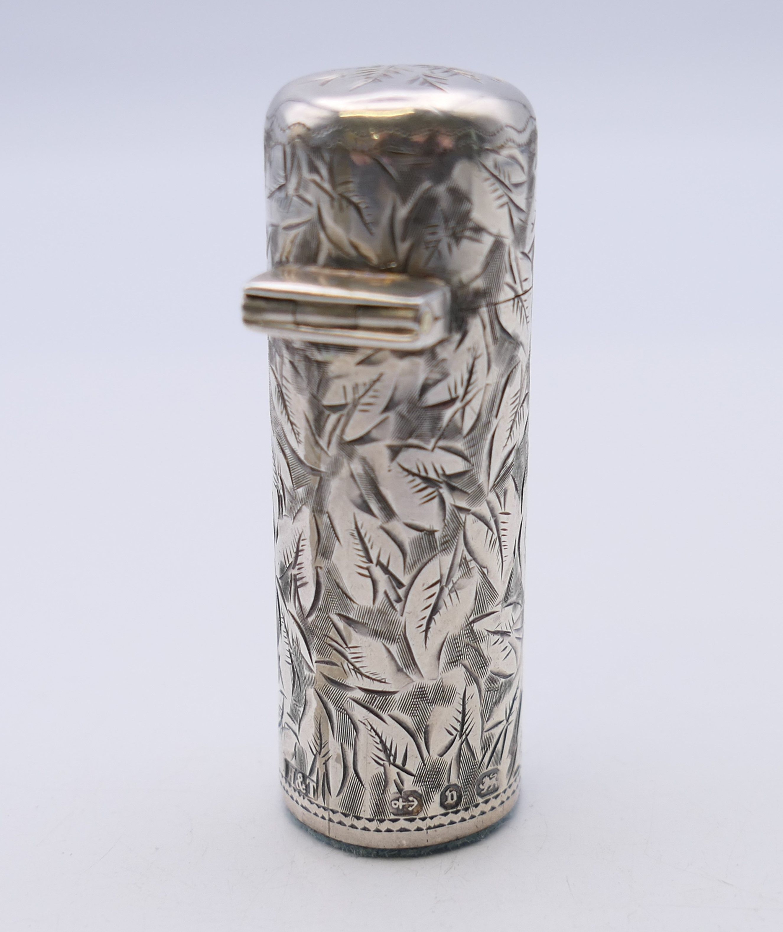 A silver scent bottle, hallmarked for Birmingham 1895. 5 cm high. - Image 2 of 9