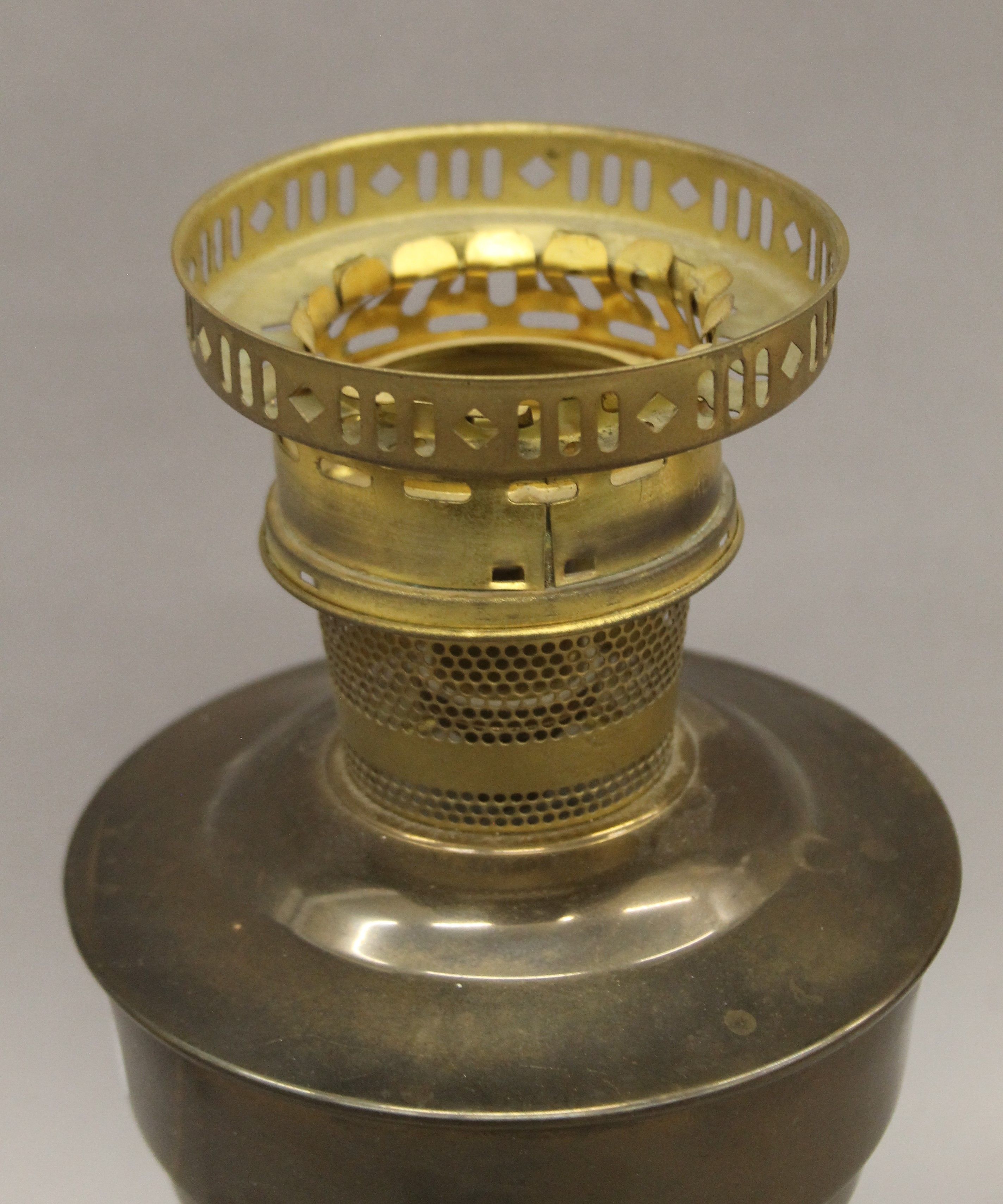 A converted brass oil lamp. 31.5 cm high. - Image 3 of 5