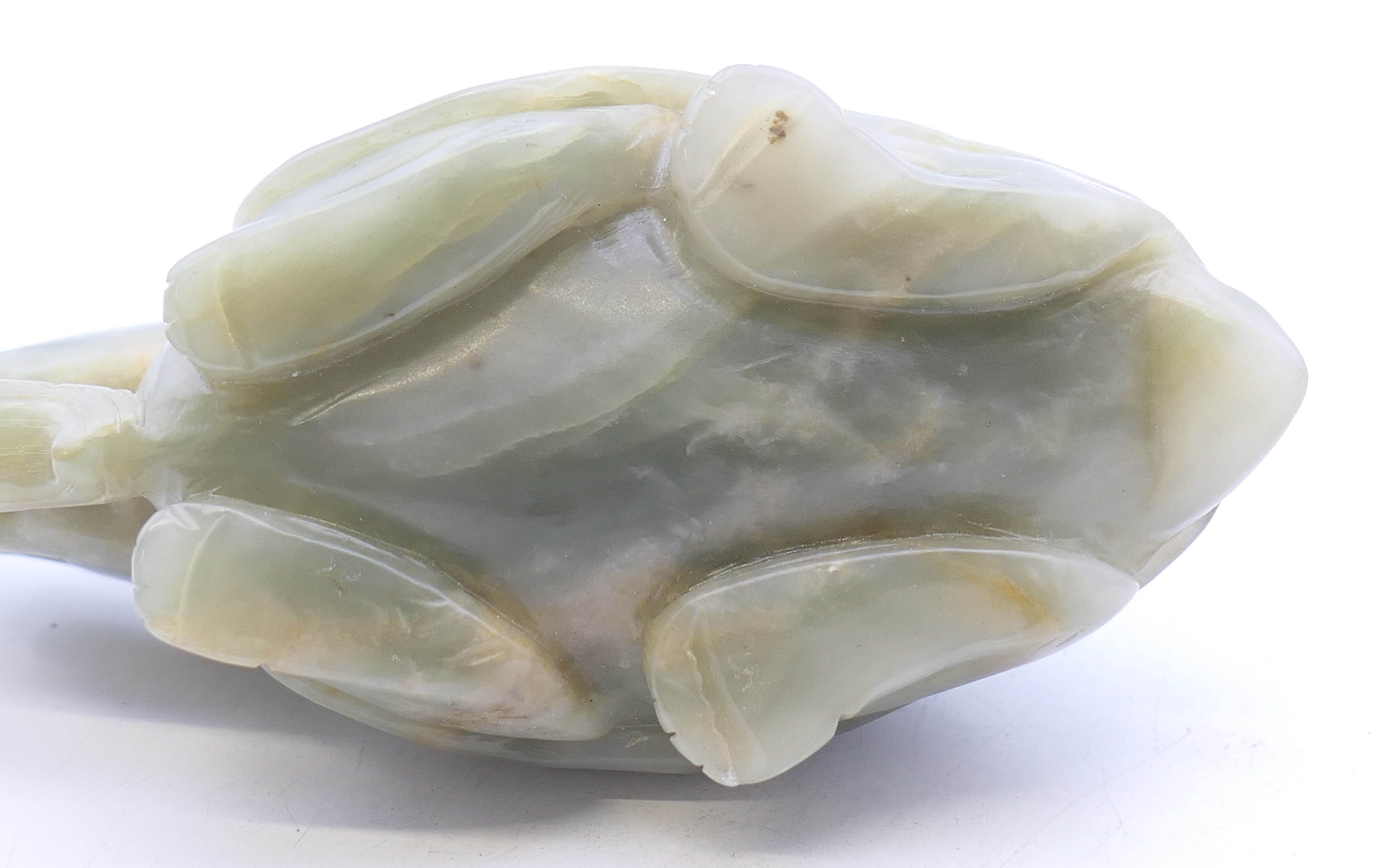 A carved jade dog-of-fo. 9.5 cm long. - Image 6 of 6