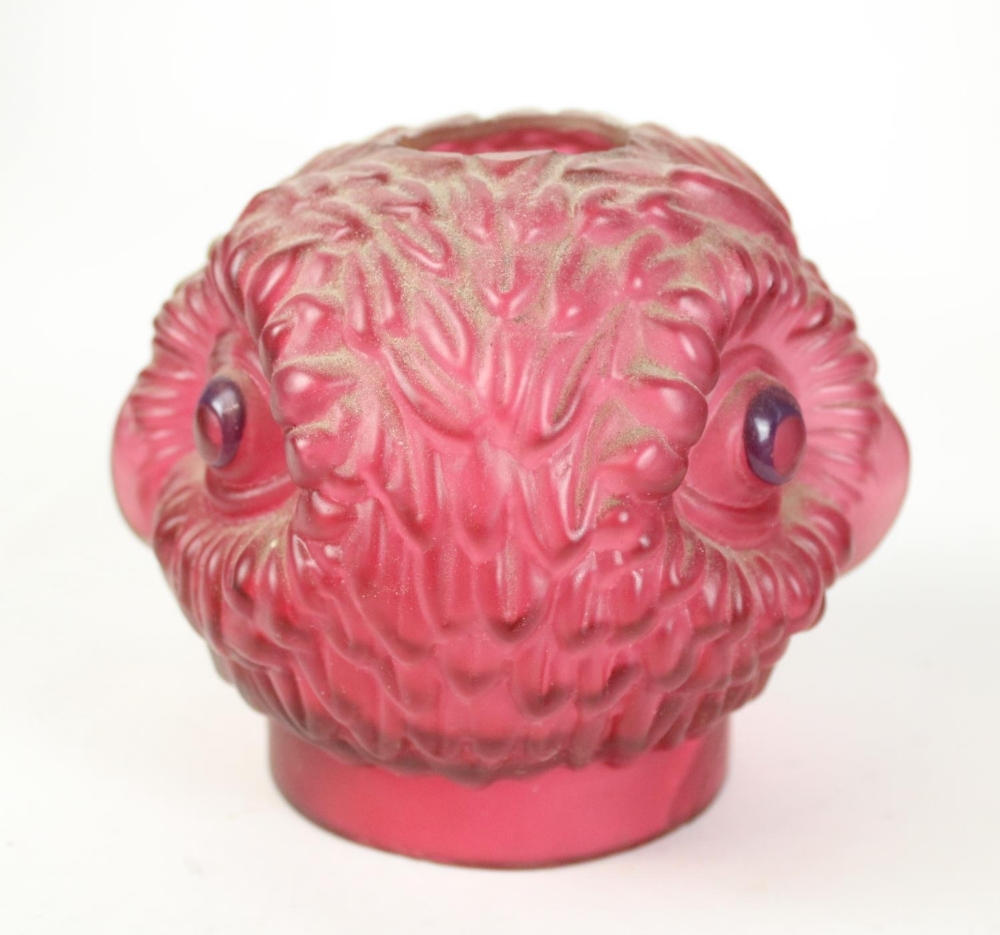 C19th cranberry glass Owl head lampshade from a fairy lamp, vaseline glass vase with pink frill rim, - Image 5 of 5