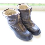 Pair of rare USAF aviation flight boots, sheepskin fleece lined, front zip fastening, with rubber