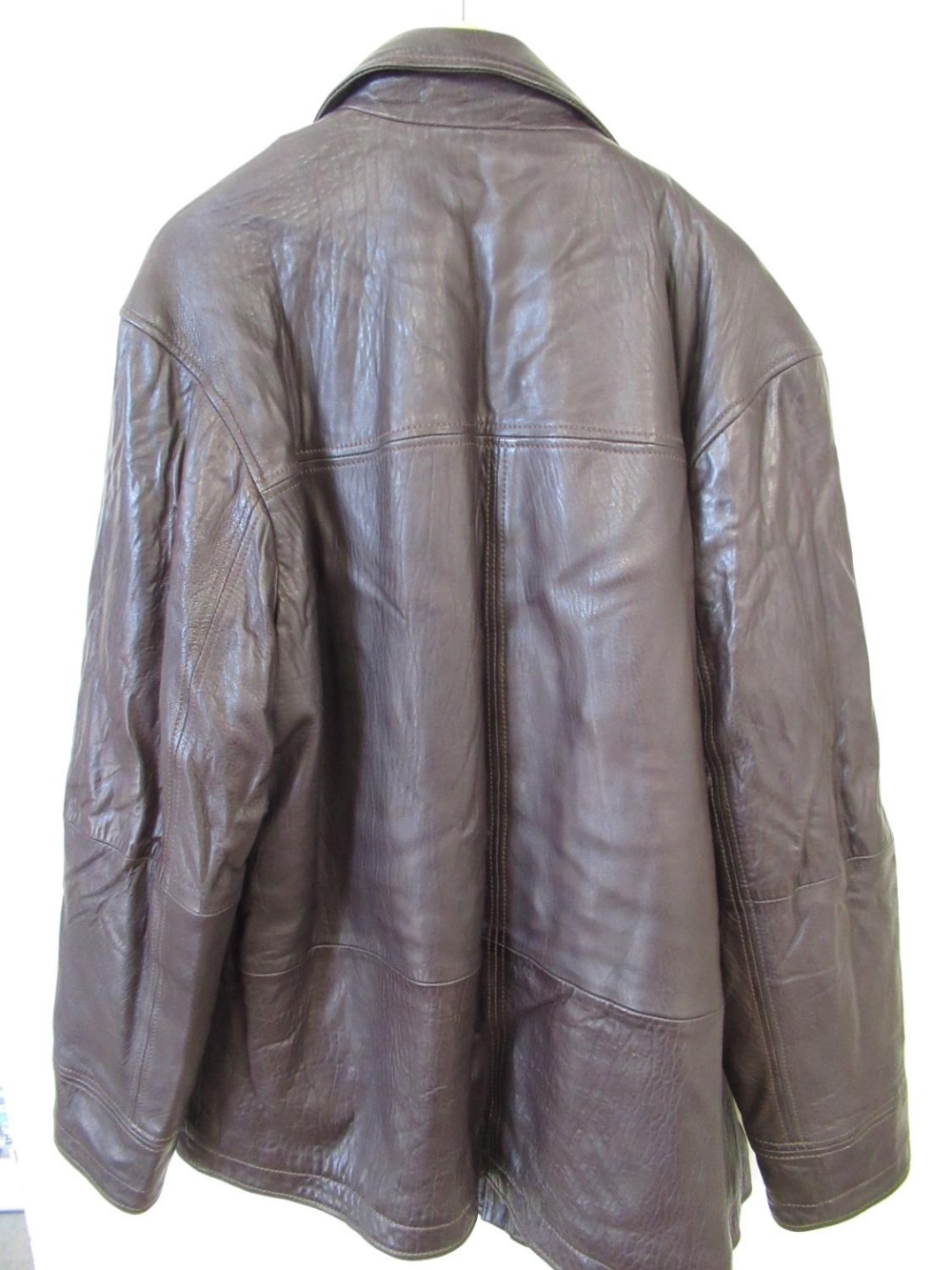 Lakeland size 48 brown leather jacket, button and zip front slip pockets - Image 3 of 3