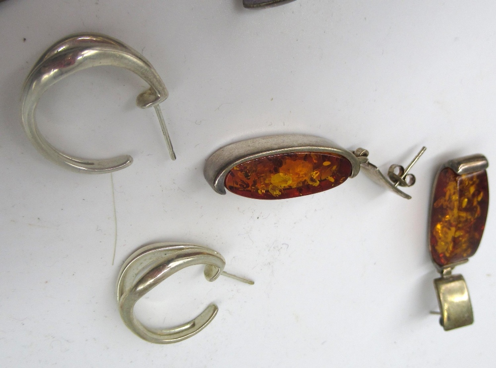 Sterling silver pendant set with amber, stamped 925, on white metal chain with leaf and fruit - Image 3 of 3