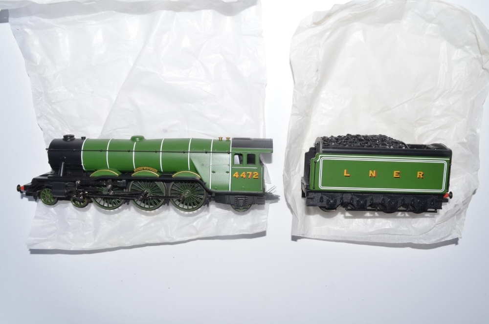 Boxed Hornby Flying Scotsman electric train set (R1039) with track, transformer, loco with tender - Image 3 of 6