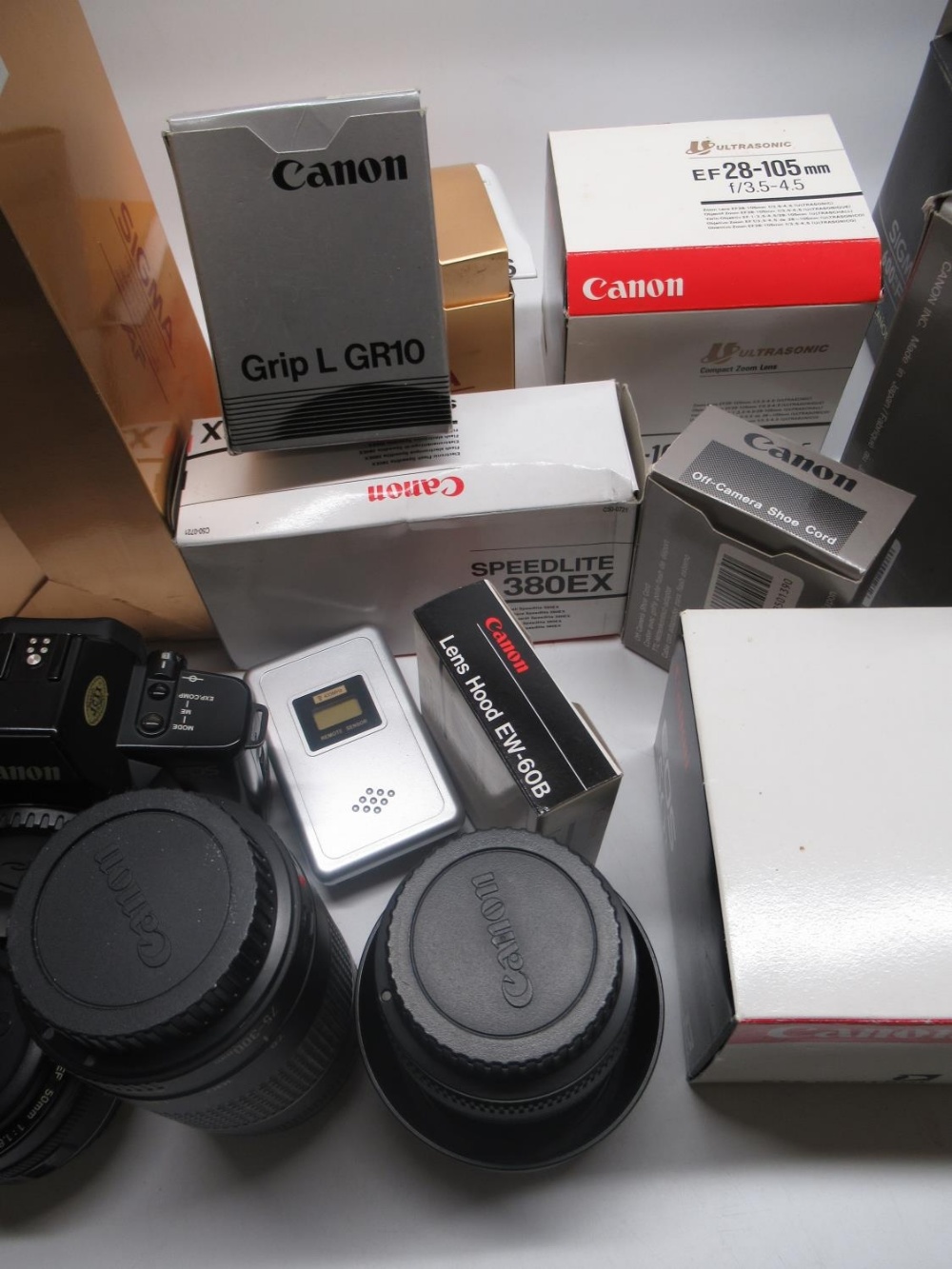 Seletion of cameras , lenses, accessories and other equipment including Canon EOS 1000F, Canon EOS - Image 4 of 10