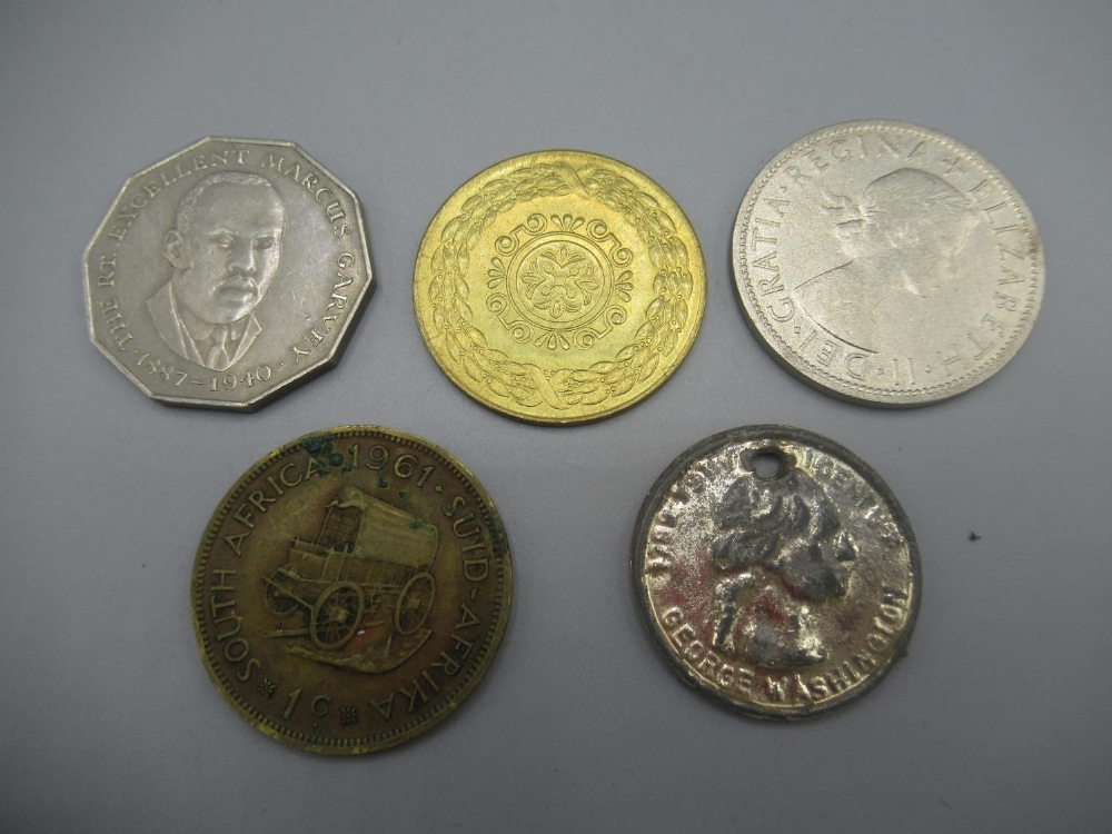 Mixed Great British and world coinage including Uk decimal and pre-decimal coins, a reproduction 186 - Image 4 of 7