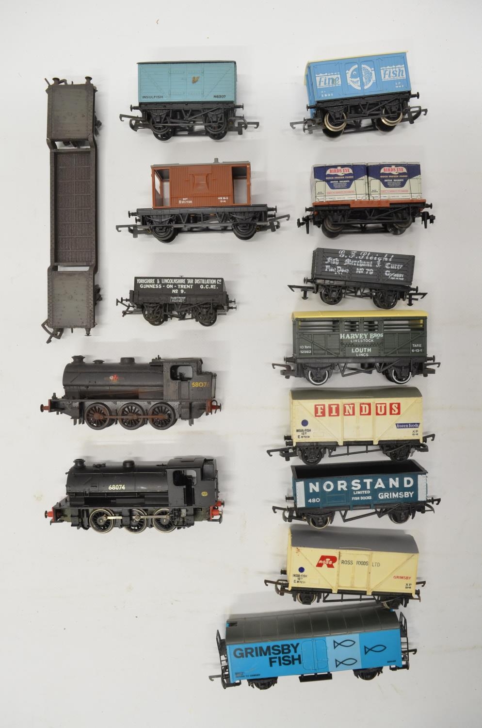 Collection of OO gauge railway wagons and a single electric Hornby 0-6-0 tank engine (and a built up - Image 2 of 5