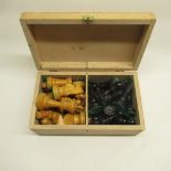 Lardy International pieces enbois chess set in wood box