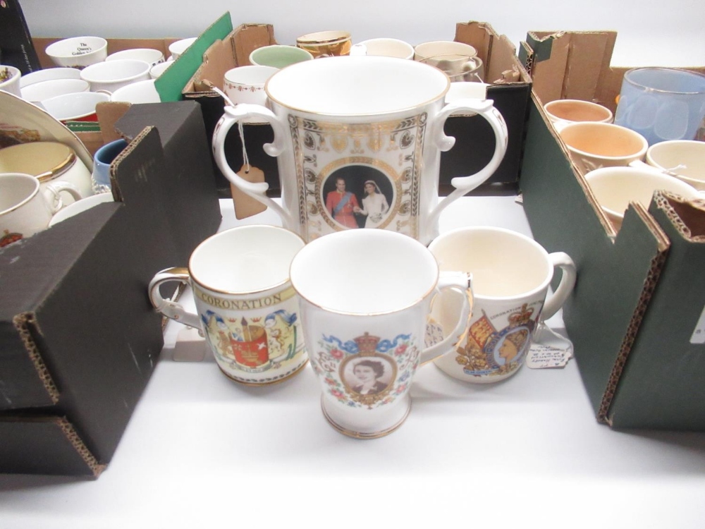 Collection of commemorative ware mostly relating to Queen Elizabeth II and her jubilees inc. a Chown - Image 2 of 6