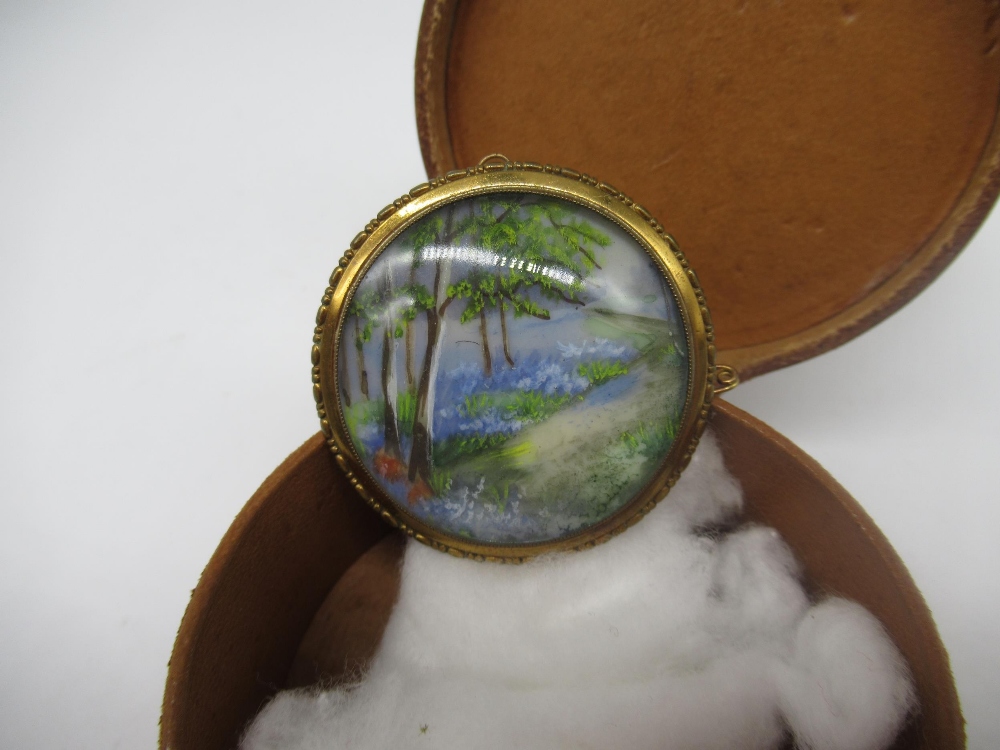 Early C20th cameo pendant depicting female in rural landscape, on yellow metal mount, and a - Image 3 of 3