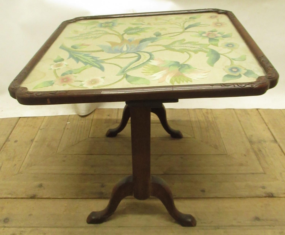 C20th mahogany framed fire screen table with inset silk work floral panel, on 4 splay legs - Image 3 of 3