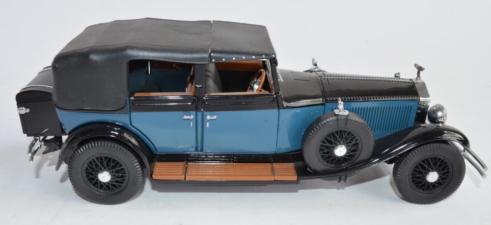 2 Franklin Mint 1/24 die-cast car models: A boxed 1925 Rolls Royce Silver Ghost (no paperwork), - Image 3 of 9