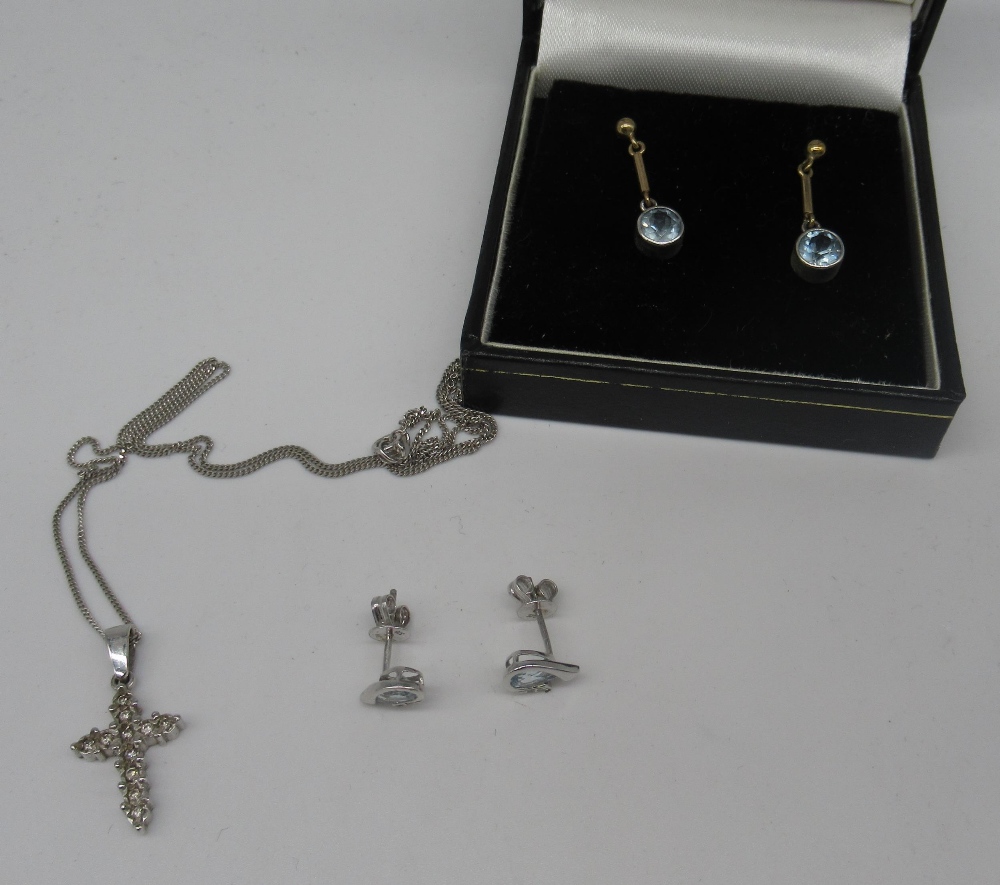 9ct white gold crucifix necklace set with diamonds, on 9ct white gold chain, both stamped 375, a